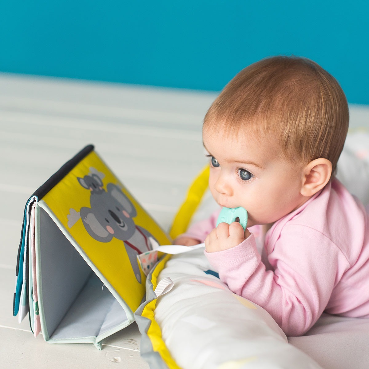 Розвиваюча книжка-розкладушка Taf Toys колекції "Мрійливі коали" - ПРИГОДИ КОАЛИ КІММІ (12395)фото14