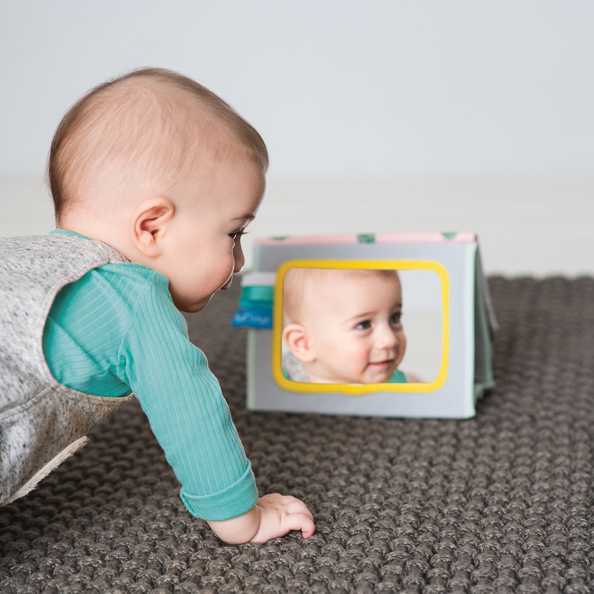 Розвиваюча книжка-розкладушка Taf Toys колекції "Мрійливі коали" - ПРИГОДИ КОАЛИ КІММІ (12395)фото15