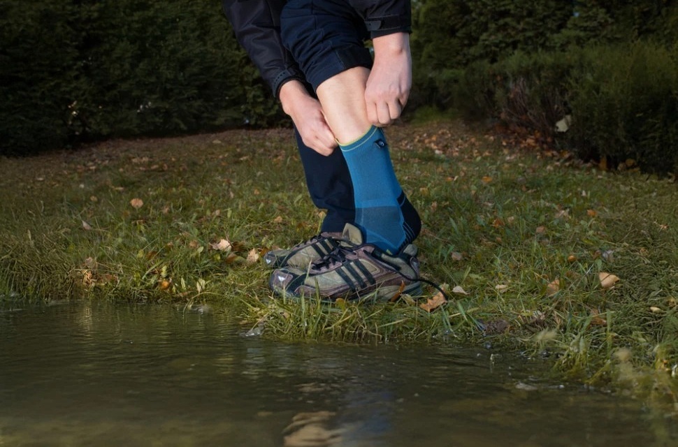 Носки водонепроницаемые Dexshell Running Lite 2.0 Socks темно-голубые L (43-46) фото