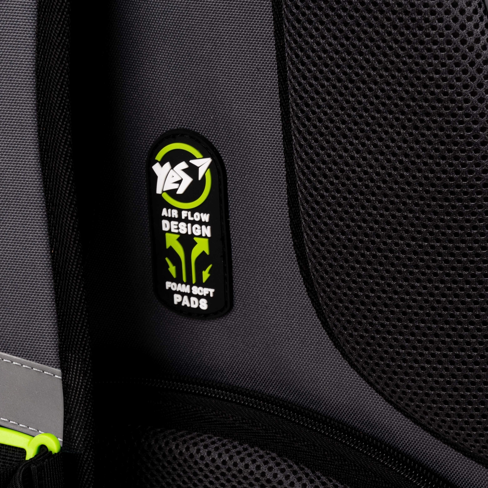 Рюкзак шкільний каркасний Yes Football H-100фото