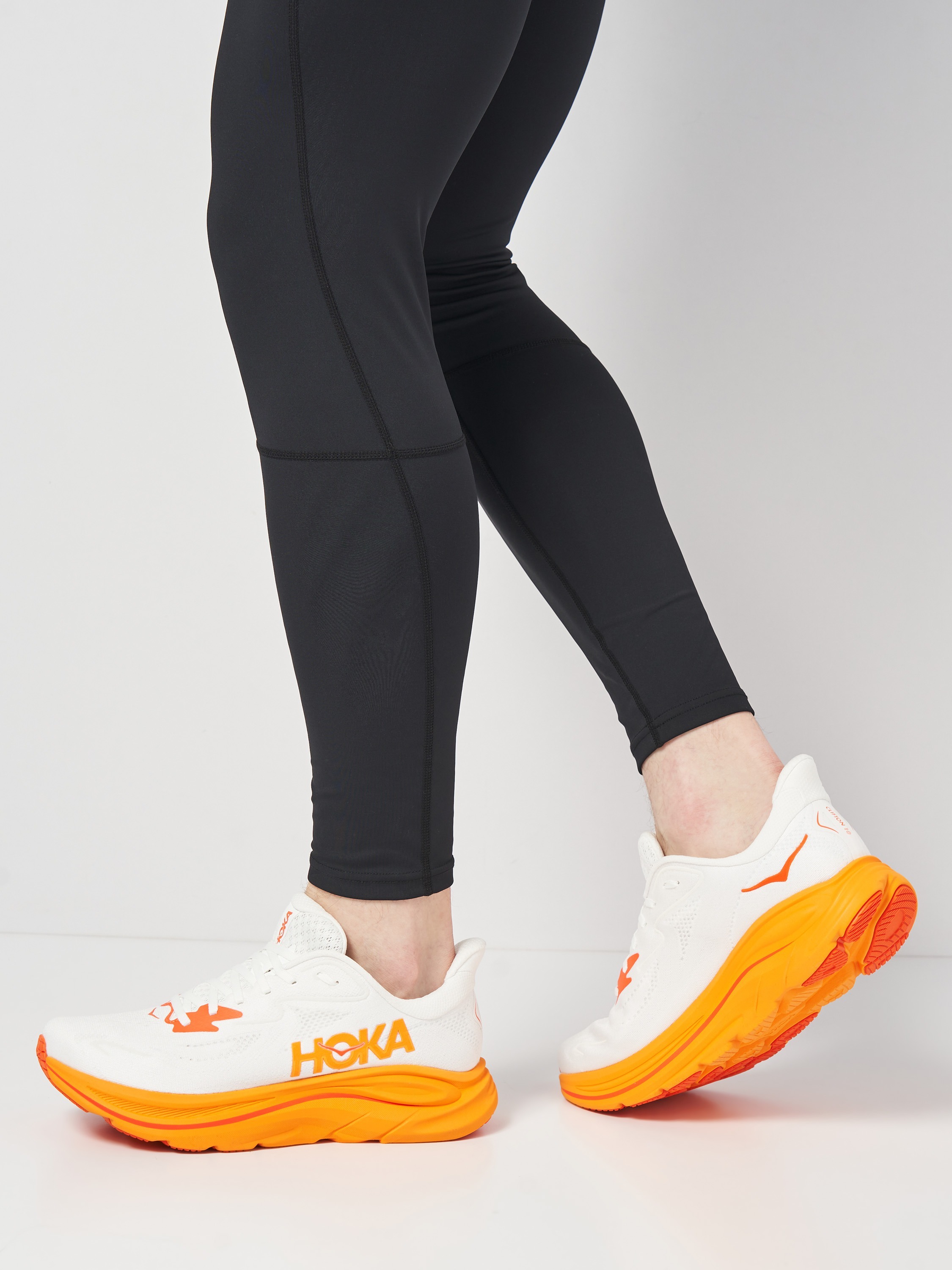 Кроссовки мужские Hoka M Clifton 10 1162030-FGZ 41.5 белые фото 7