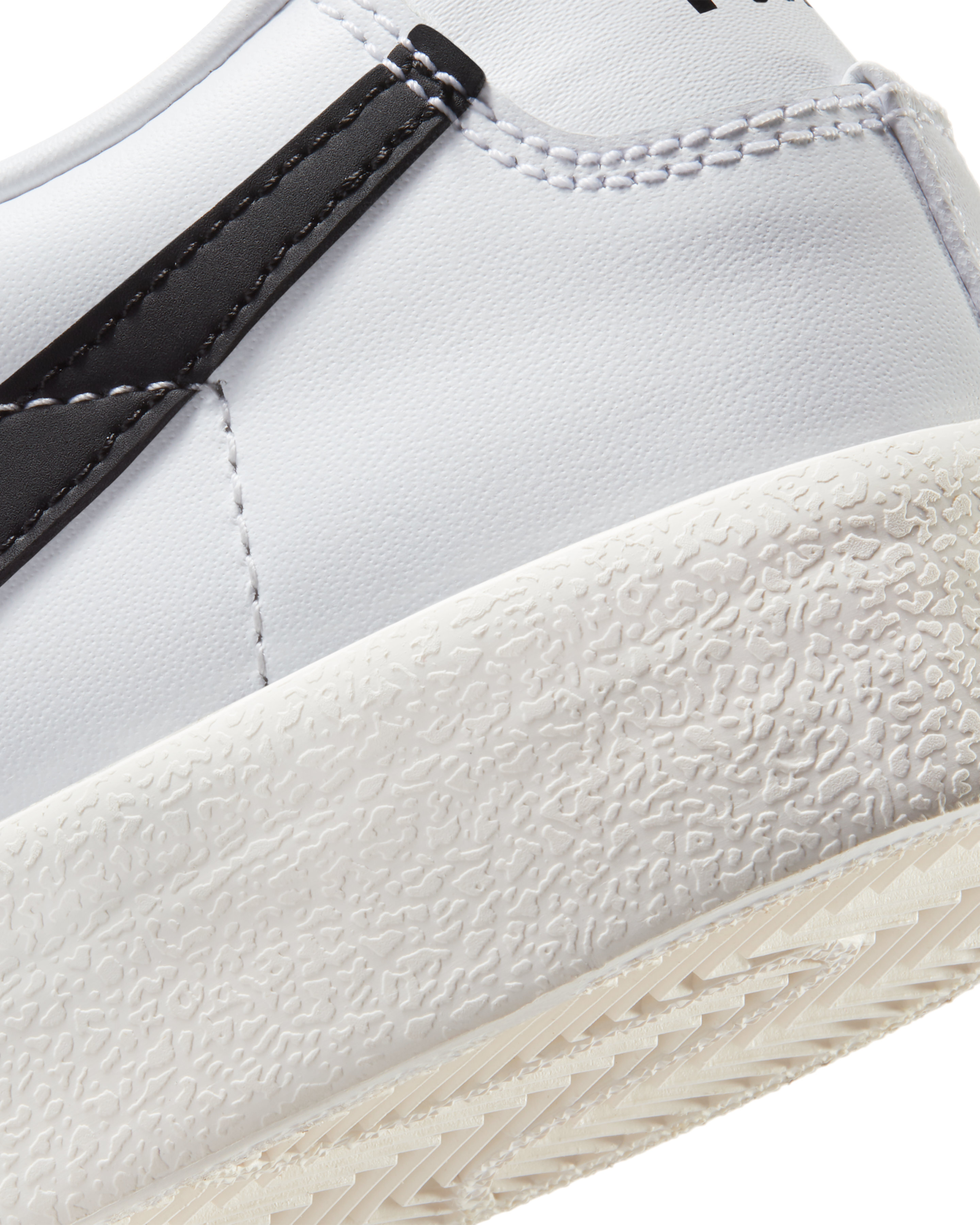 Кеды мужские Nike Blazer Low 77 Vntg DA6364-101 44 (10 US) белые фото 8