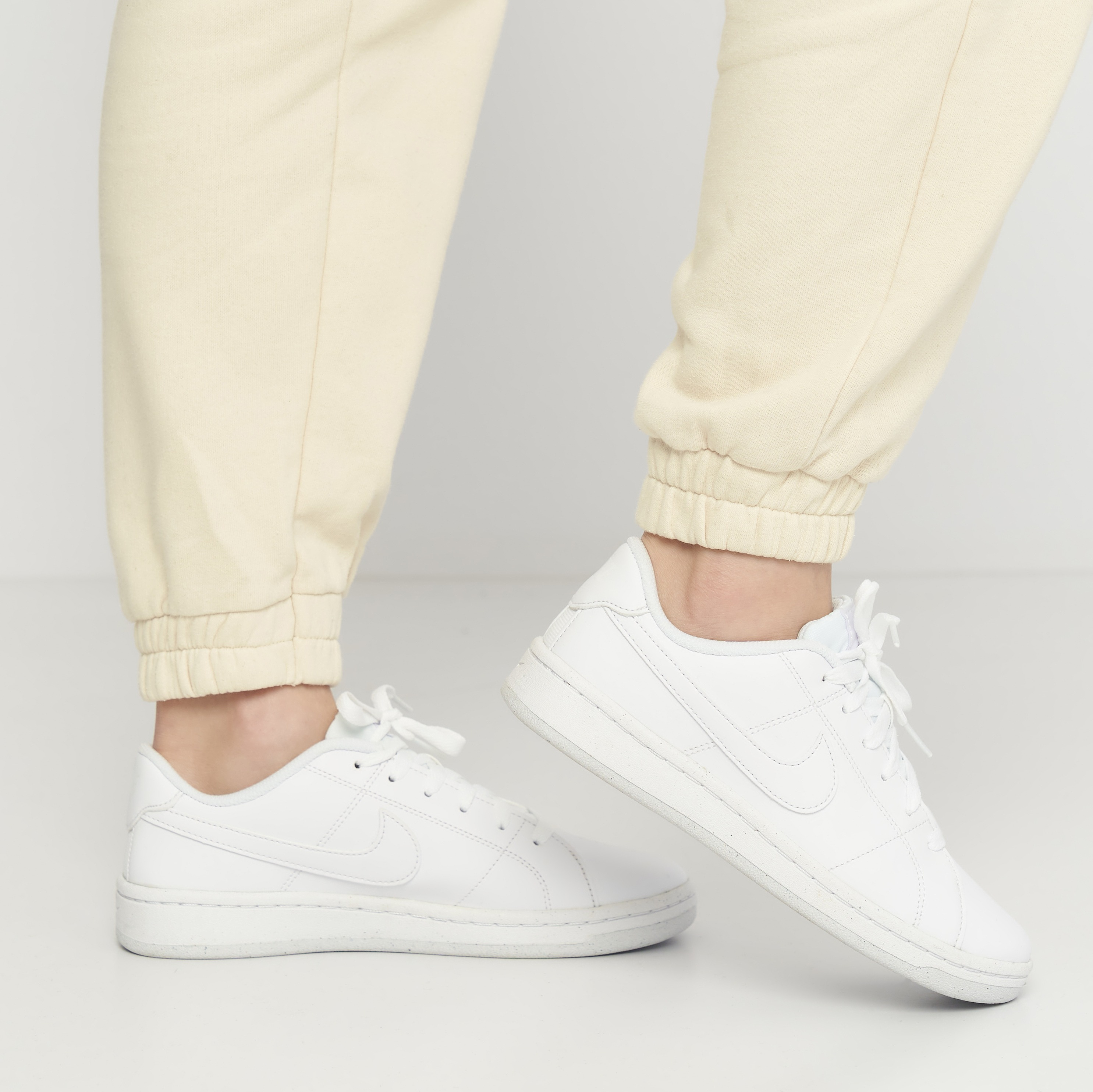 Кеды женские Nike Court Royale 2 Nn DH3159-100 36 (5.5 US) белые фото 7