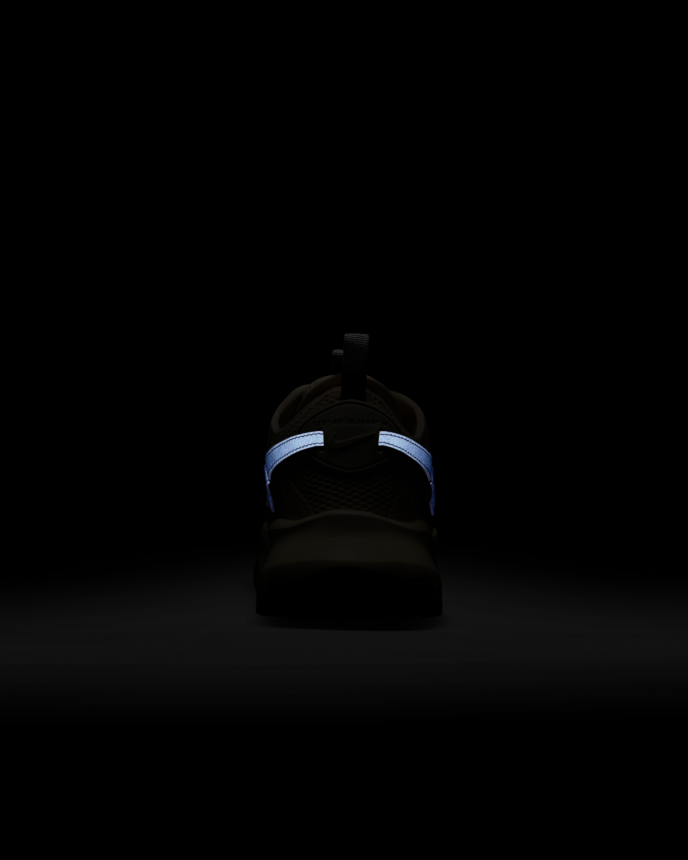 Кроссовки женские Nike TC 7900 DD9682-200 36 (5.5 US) бежевые фото 9