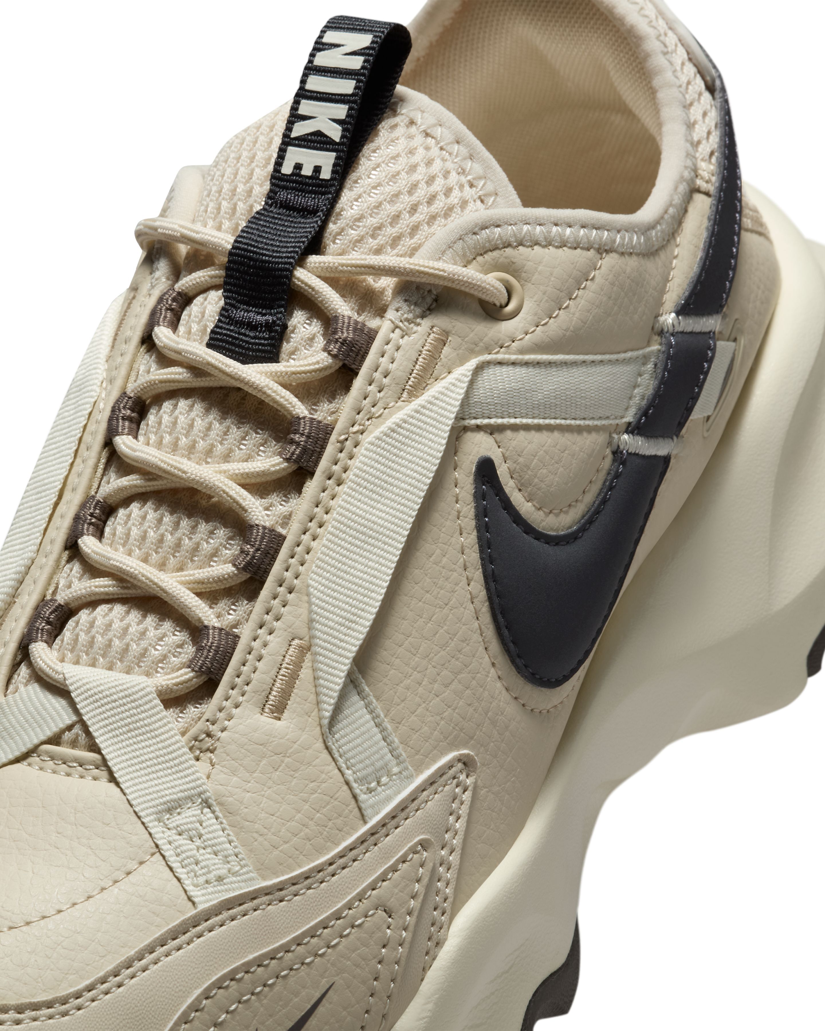 Кроссовки женские Nike TC 7900 DD9682-200 36 (5.5 US) бежевые фото 7