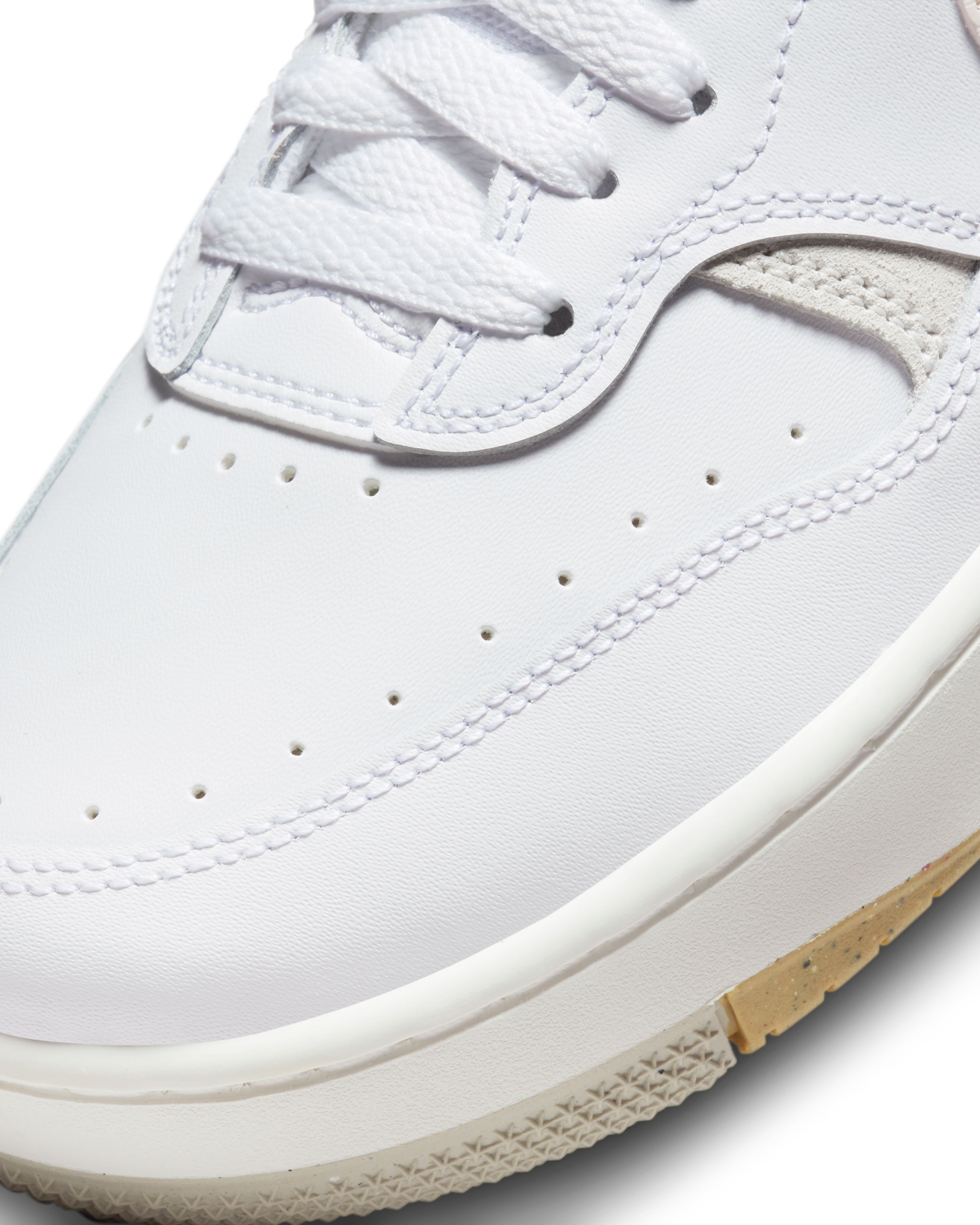 Кеди жіночі Nike Gamma Force DX9176-103 35.5 (5 US) білийфото4