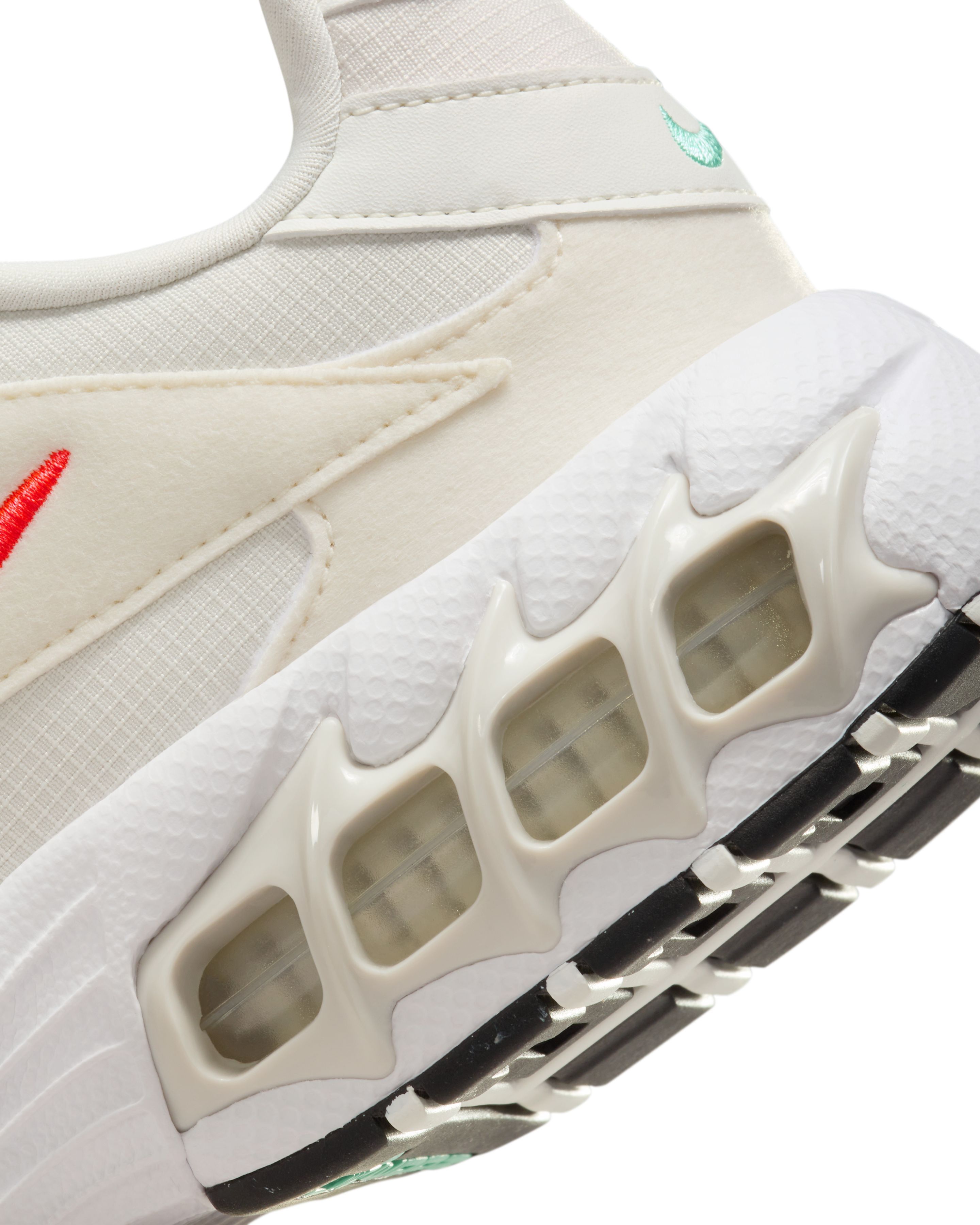 Кроссовки женские Nike Zoom Air Fire FD0632-100 36 (5.5 US) молочные фото 8