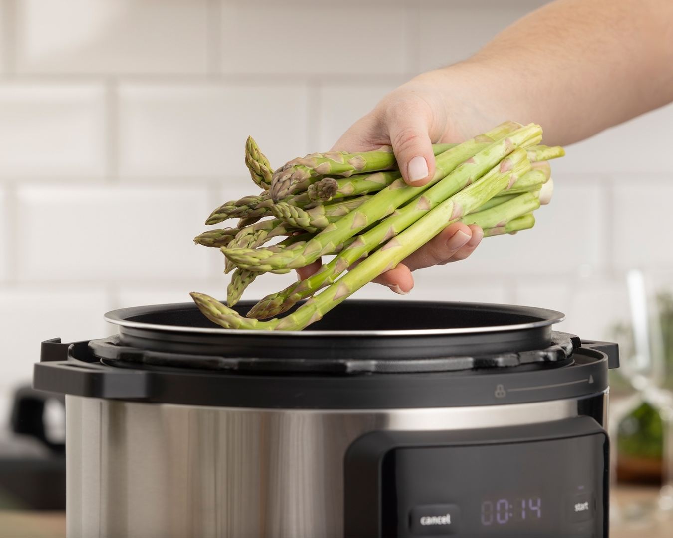 Мультиварка-скороварка Gorenje GMC6SBKфото