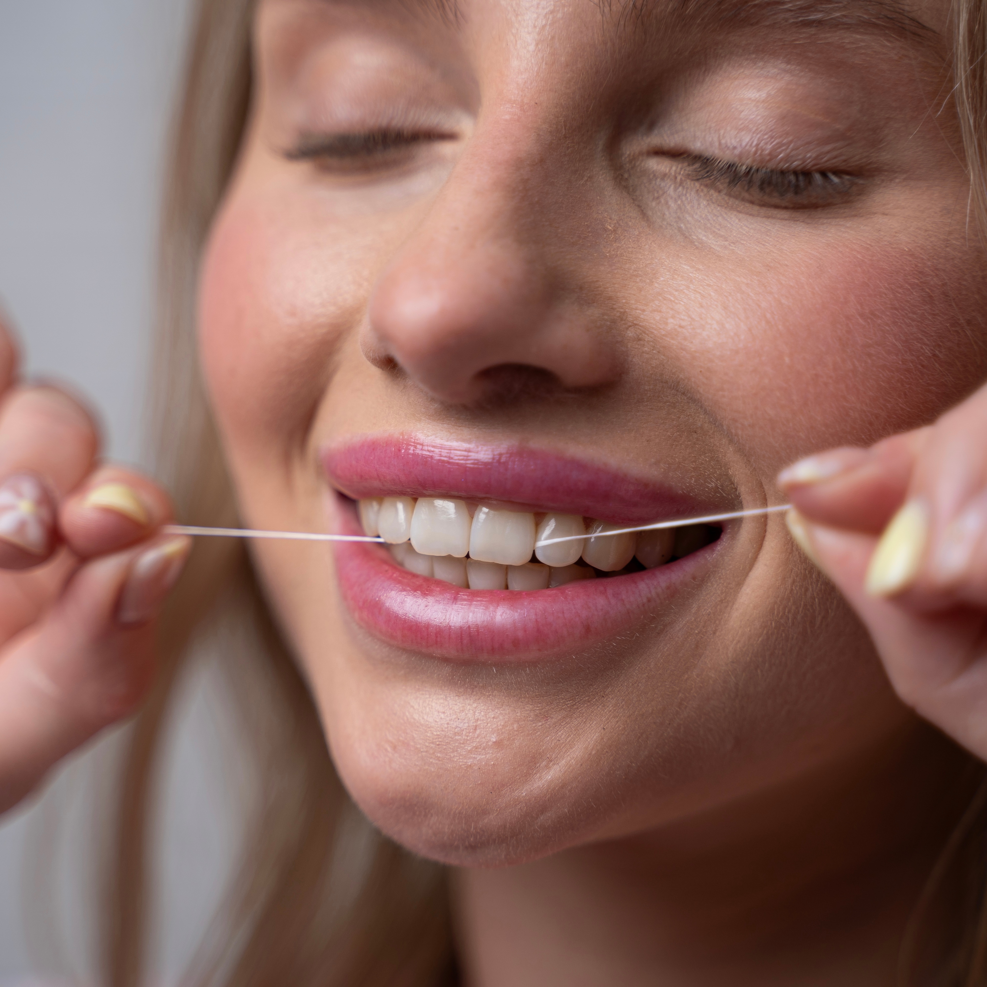 Зубна нитка Fesco Ultra Fresh Clean Mint 40 мфото4