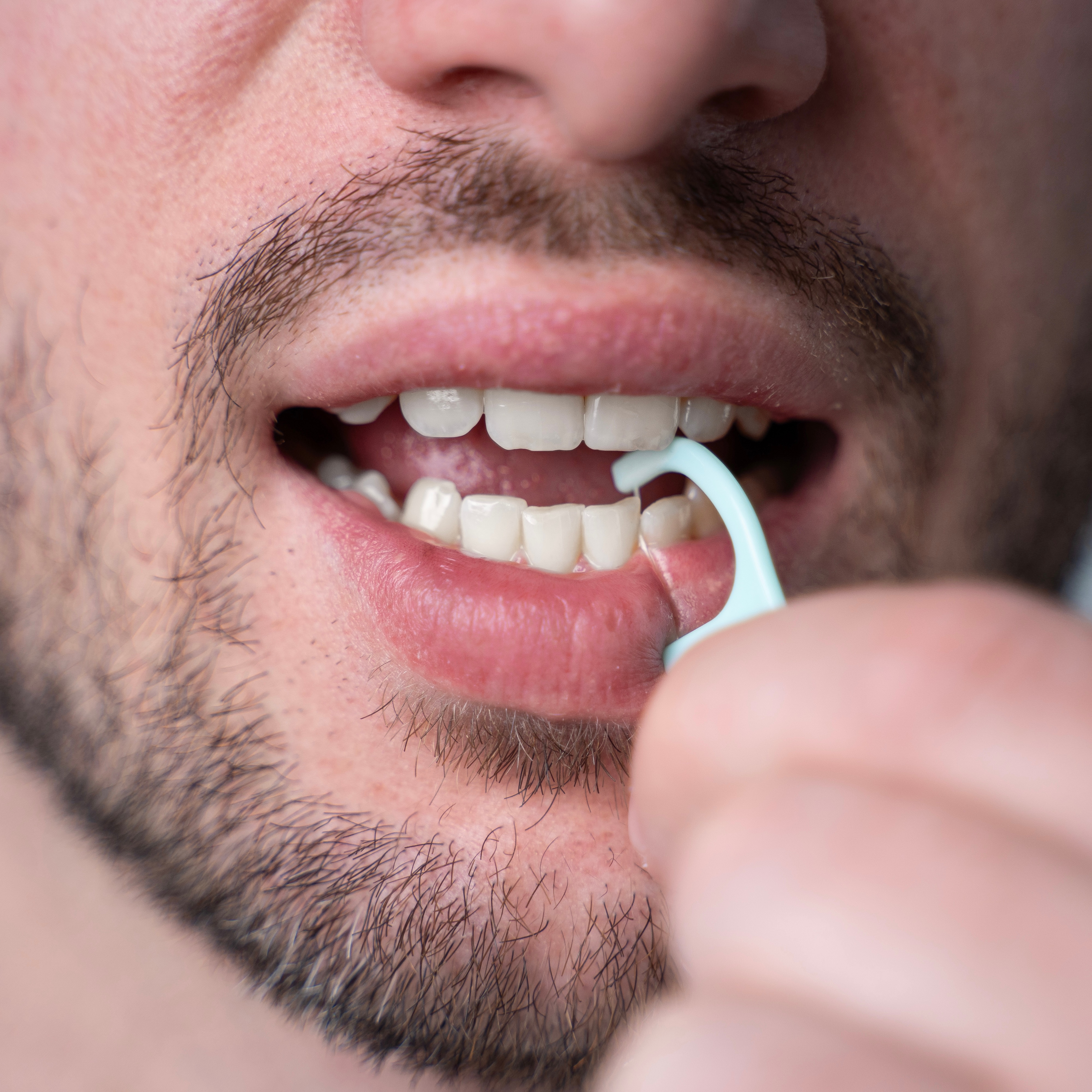 Зубна нитка з тримачем Fesco Ultra Fresh Clean 40 штфото4