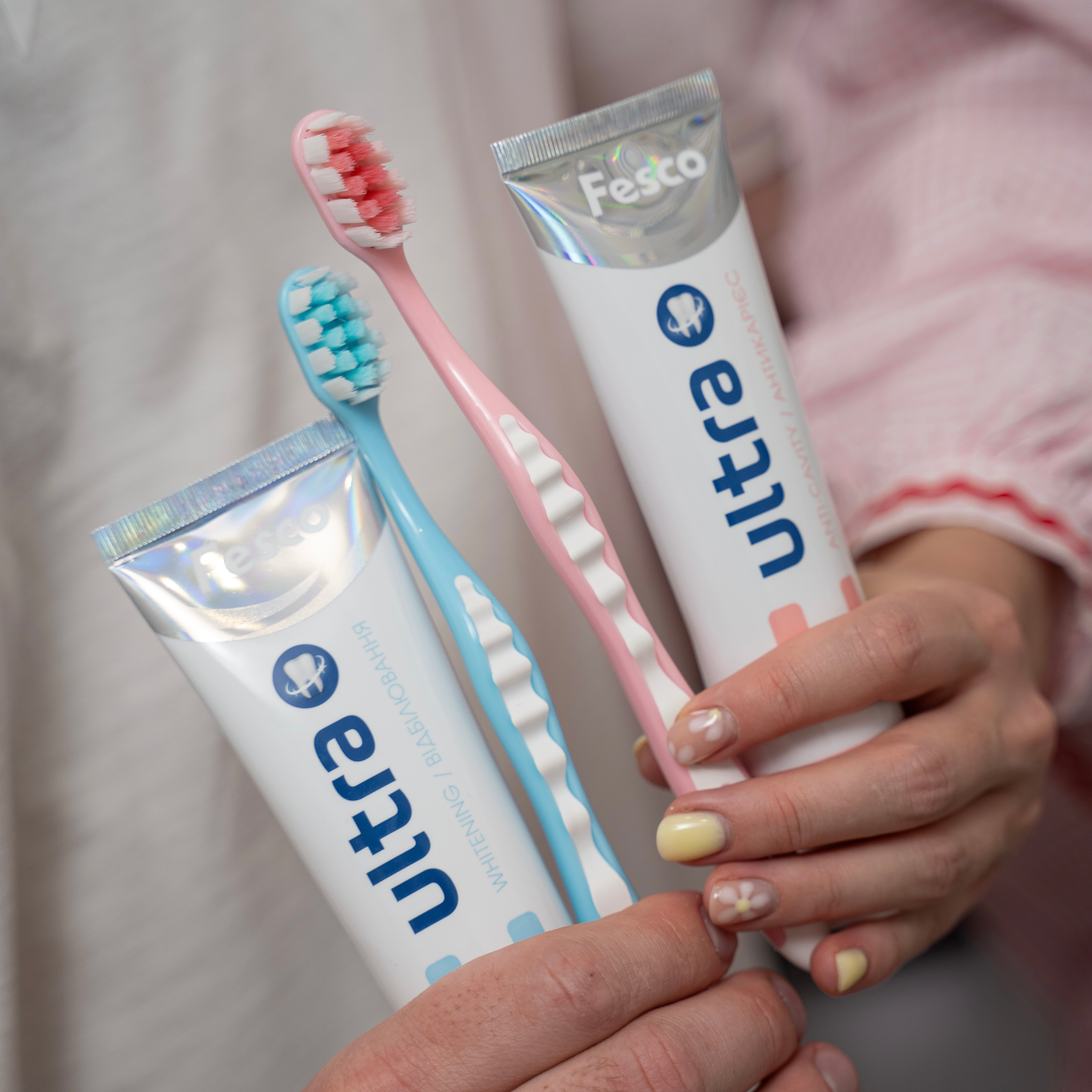 Зубная щетка Fesco Expert Clean розовая голубая 2 шт фото 