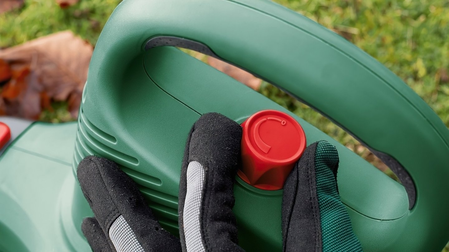 Воздуходувка-пылесос Bosch UniversalGardenTidy 3000 повреждена упаковка (0.600.8B1.001S) фото 