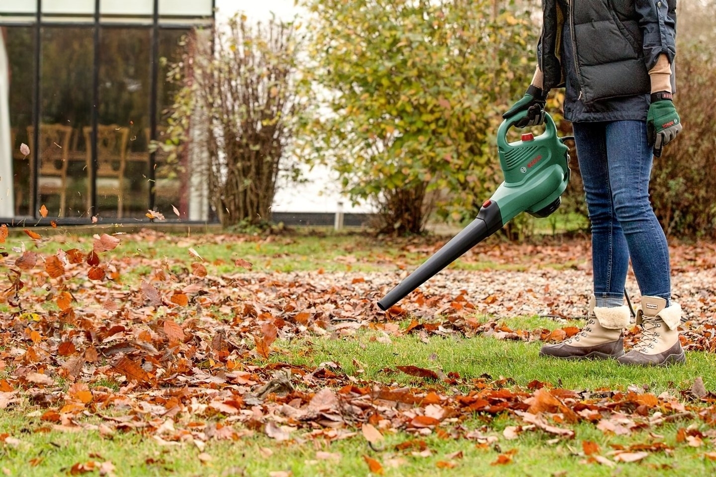 Воздуходувка-пылесос Bosch UniversalGardenTidy 3000 повреждена упаковка (0.600.8B1.001S) фото 