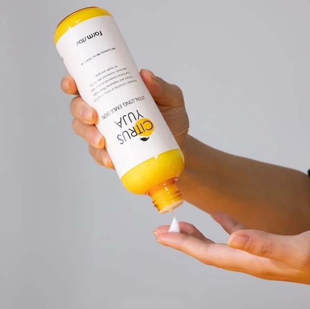 Эмульсия для лица Farmstay Citrus Yuja 280 мл фото 5