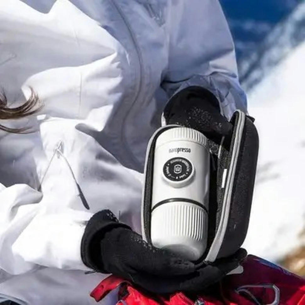 Эспрессо-кофеварка портативная Nanopresso с чехлом Белая (WNANOWH) фото 3