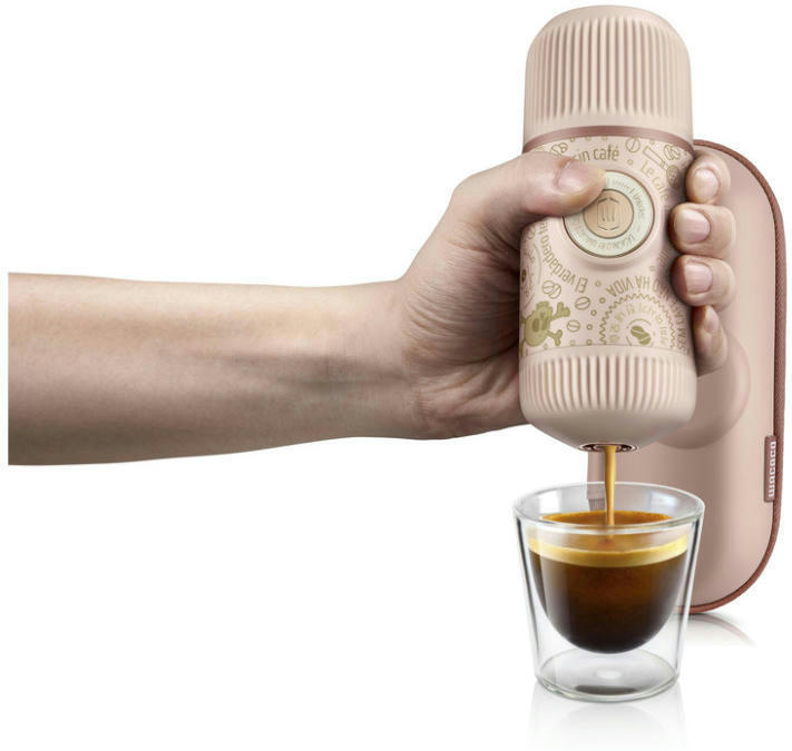 Эспрессо-кофеварка портативная Wacaco Nanopresso с чехлом Розовая (WNANOPINK) фото 3
