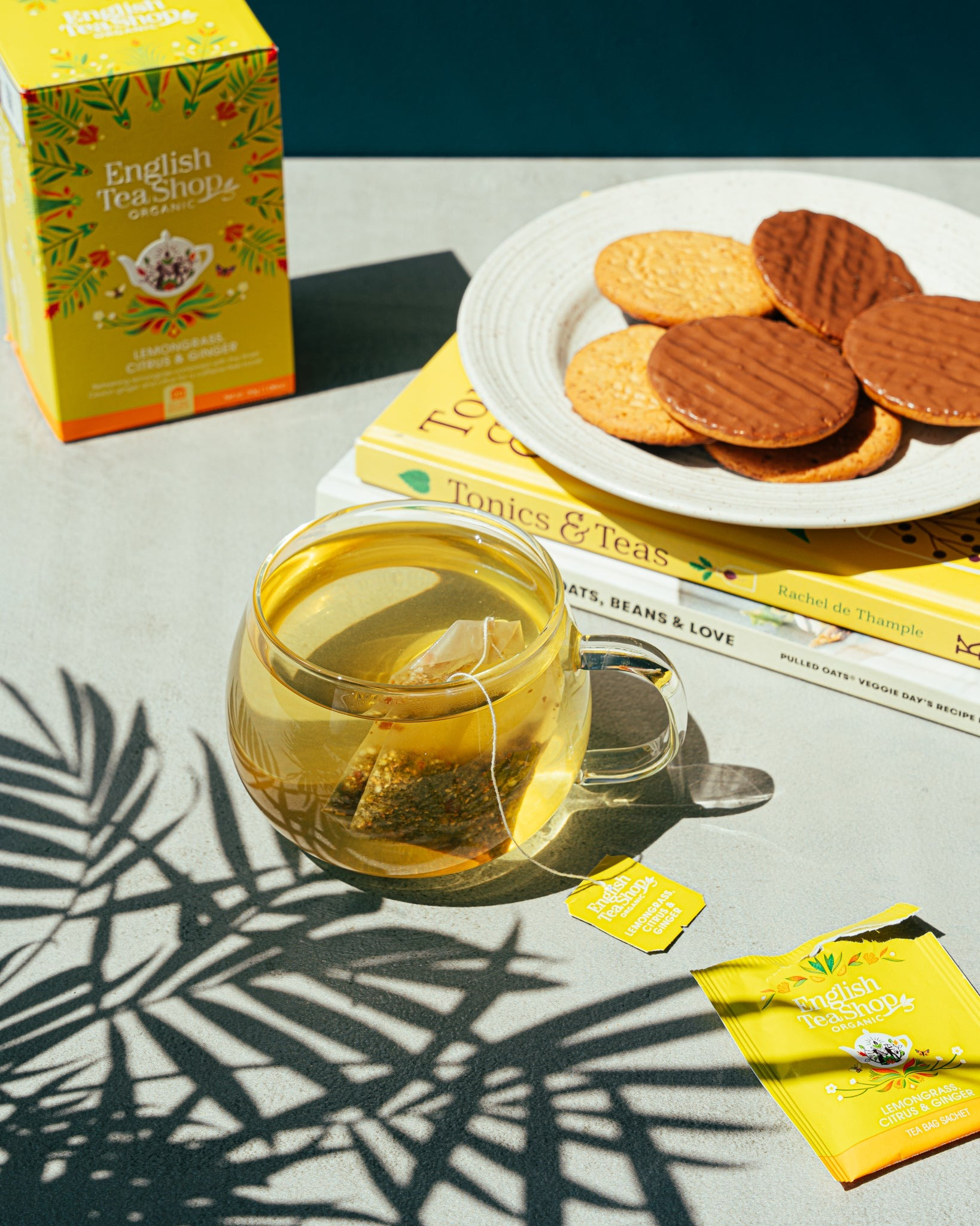 Чай трав'яний English Tea Shop лемонграс-імбир-цитрус органічний 20 штфото