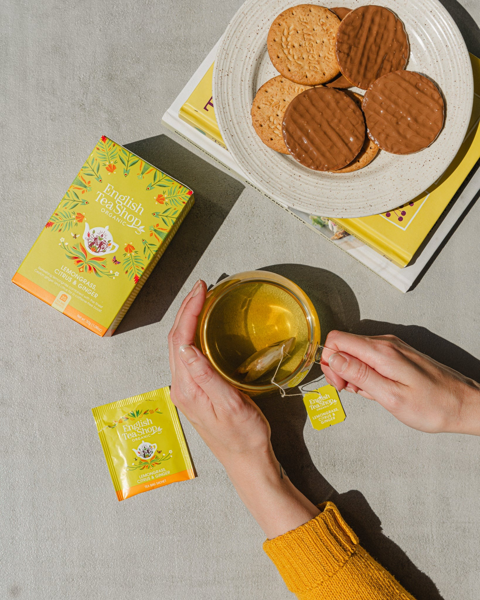 Чай трав'яний English Tea Shop лемонграс-імбир-цитрус органічний 20 штфото