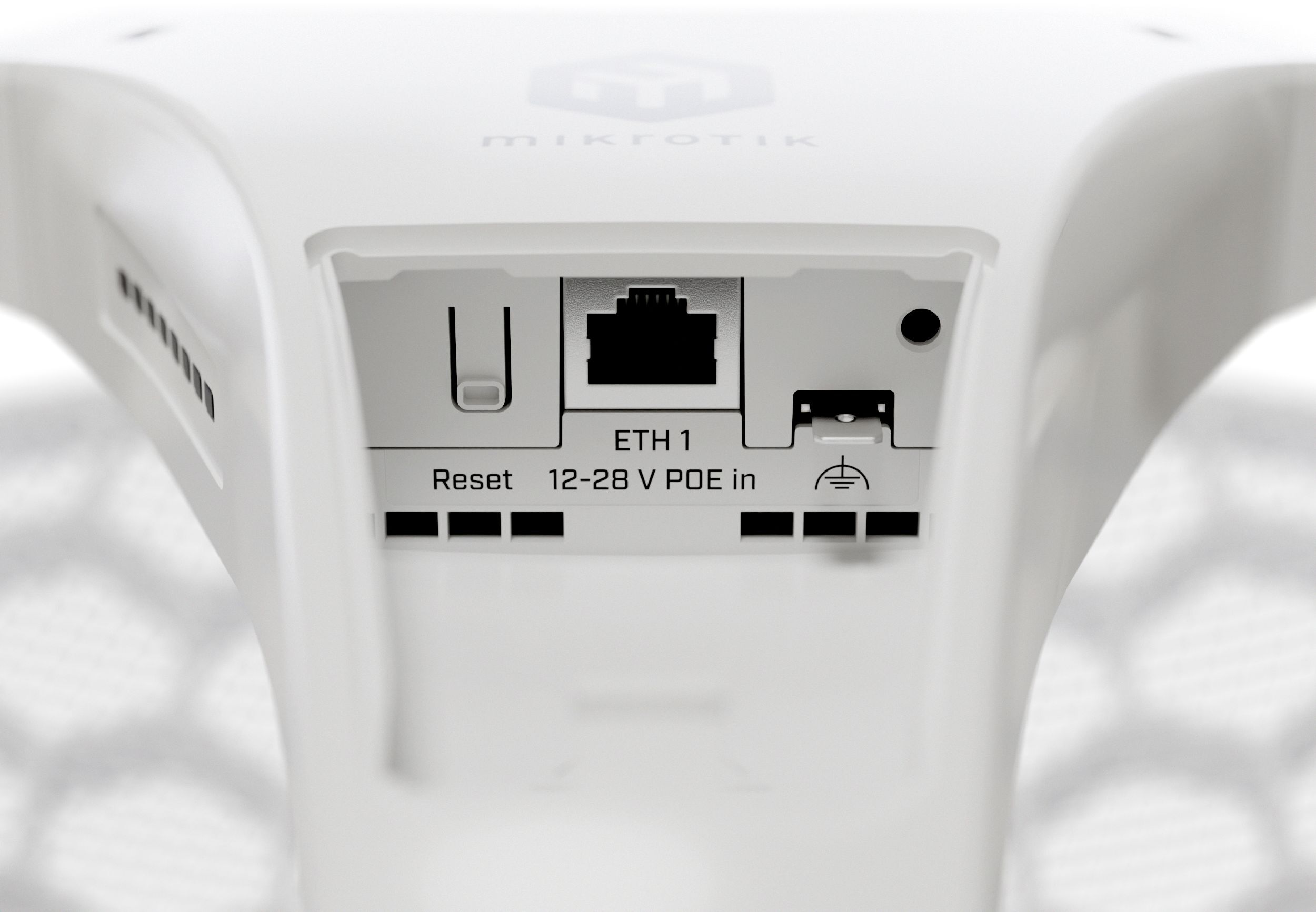 Точка доступа MikroTik LHG XL 5 ax (LHG-5AXD-XL) фото 3