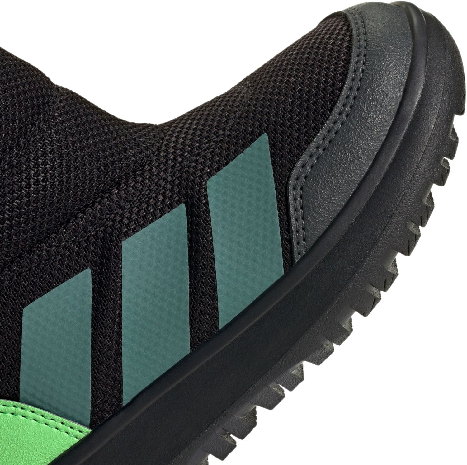 Чоботи дитячі Adidas Winterplay C JQ2630 28 (10 K) чорніфото