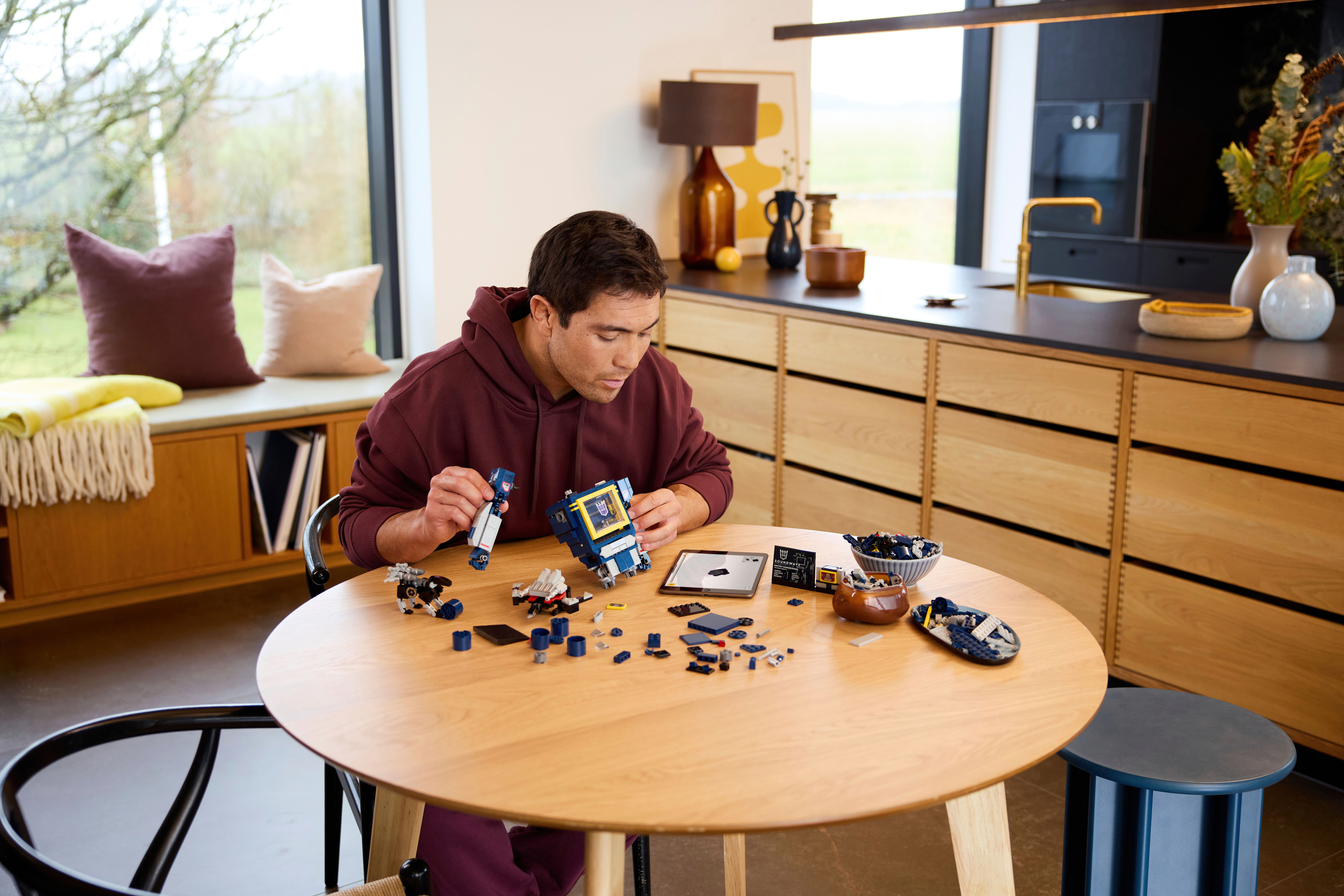 LEGO 10358 Icons Transformers: Саундвейв фото 10