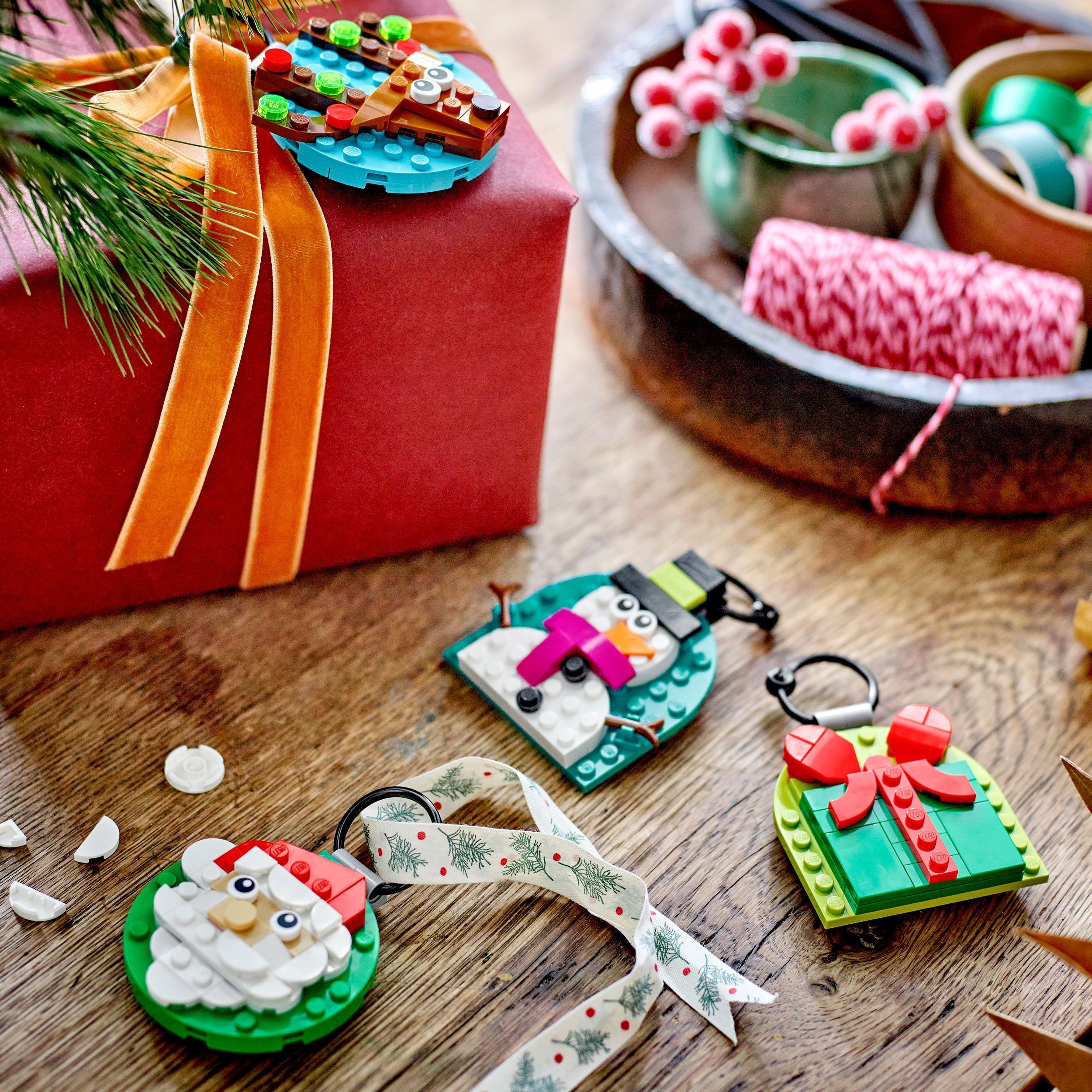 LEGO 40744 Iconic Набір різдвяних прикрасфото4