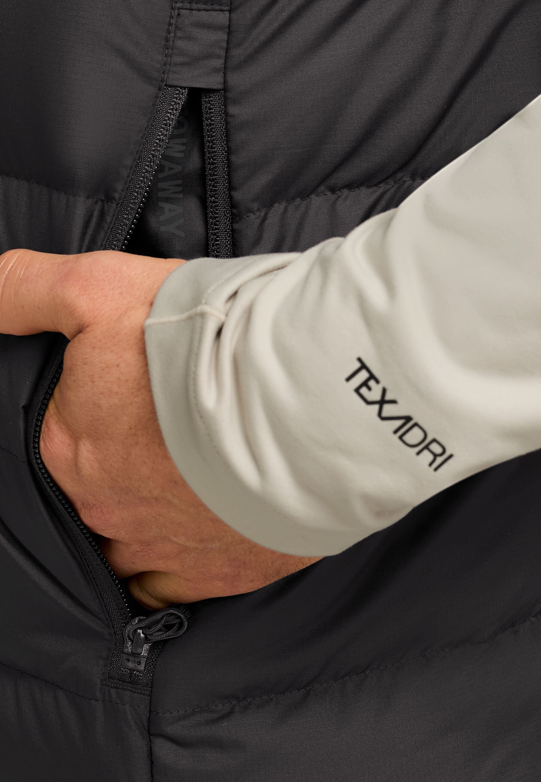 Жилетка мужская Jack Wolfskin Ather Down Vest M Rds 1207691-6000 L чёрная фото 6