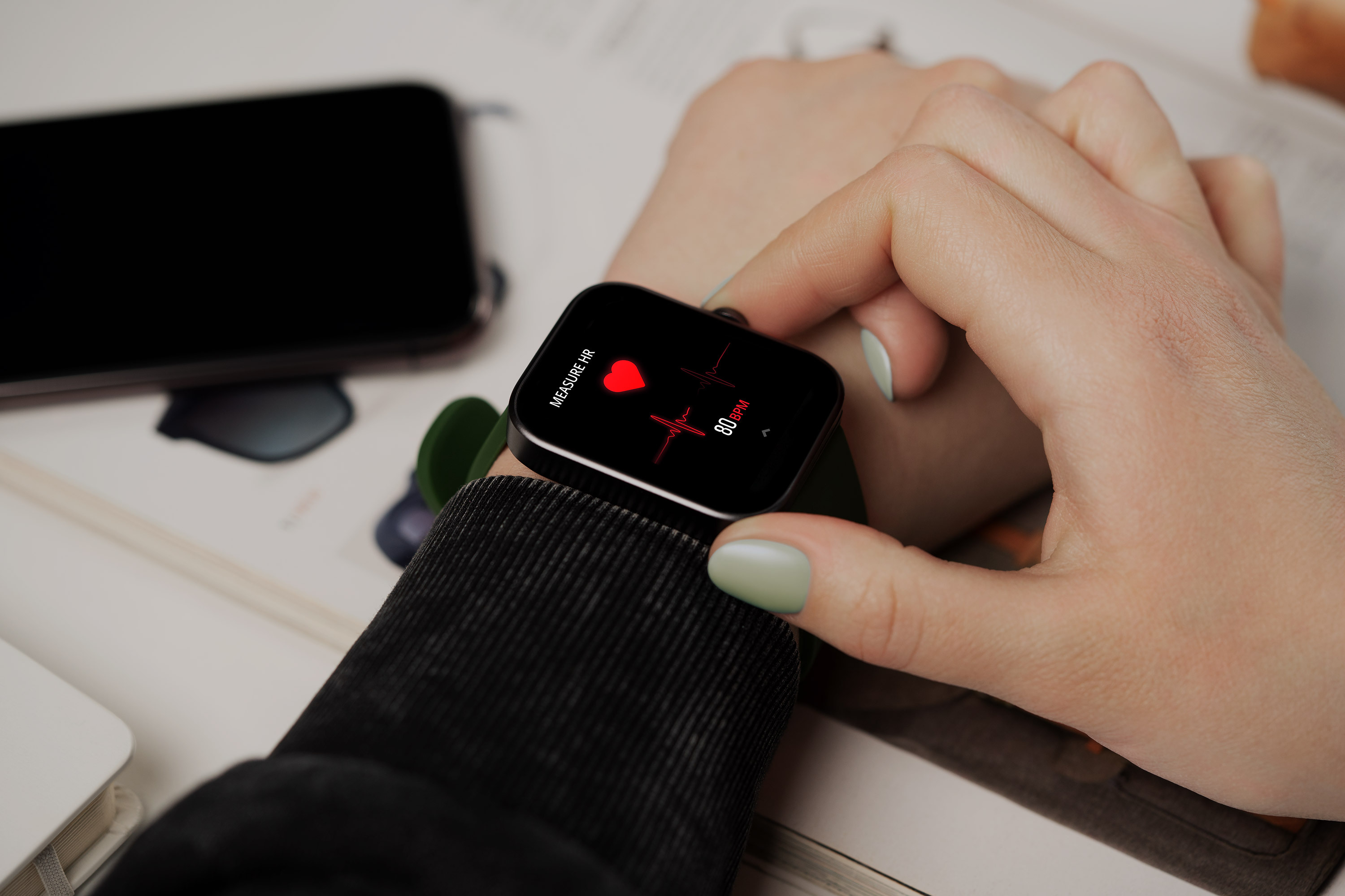 Смарт-годинник 2E Alpha SQ Music Edition 46mm Black-Green + ремінець сірий (2E-CWW40BKGN-WS)фото