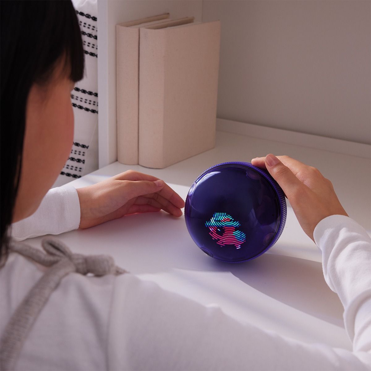 Інтерактивна іграшка з віртуальними цифровими героями Bitzee - Хом'як в Кулі (6072683)фото6