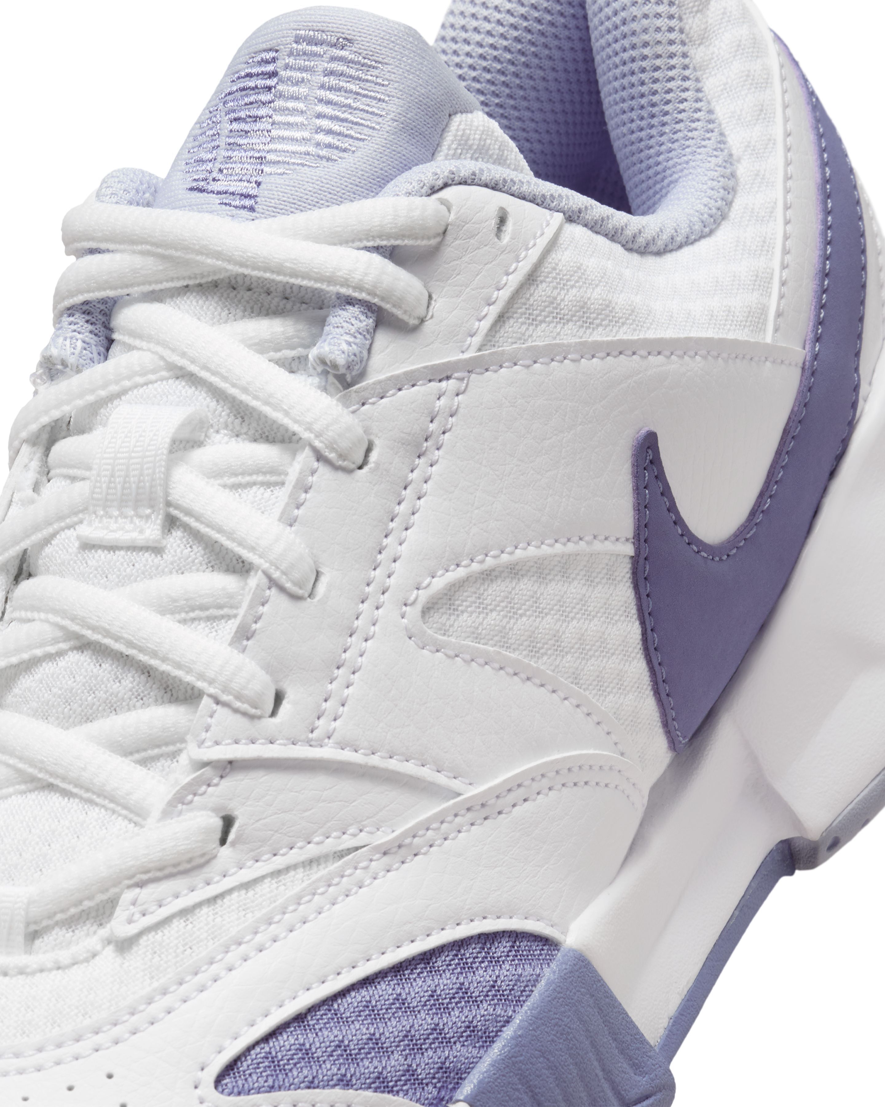 Кроссовки женские для тенниса Nike W Court Lite 4 FD6575-104 39 (8 US) белые фото 4