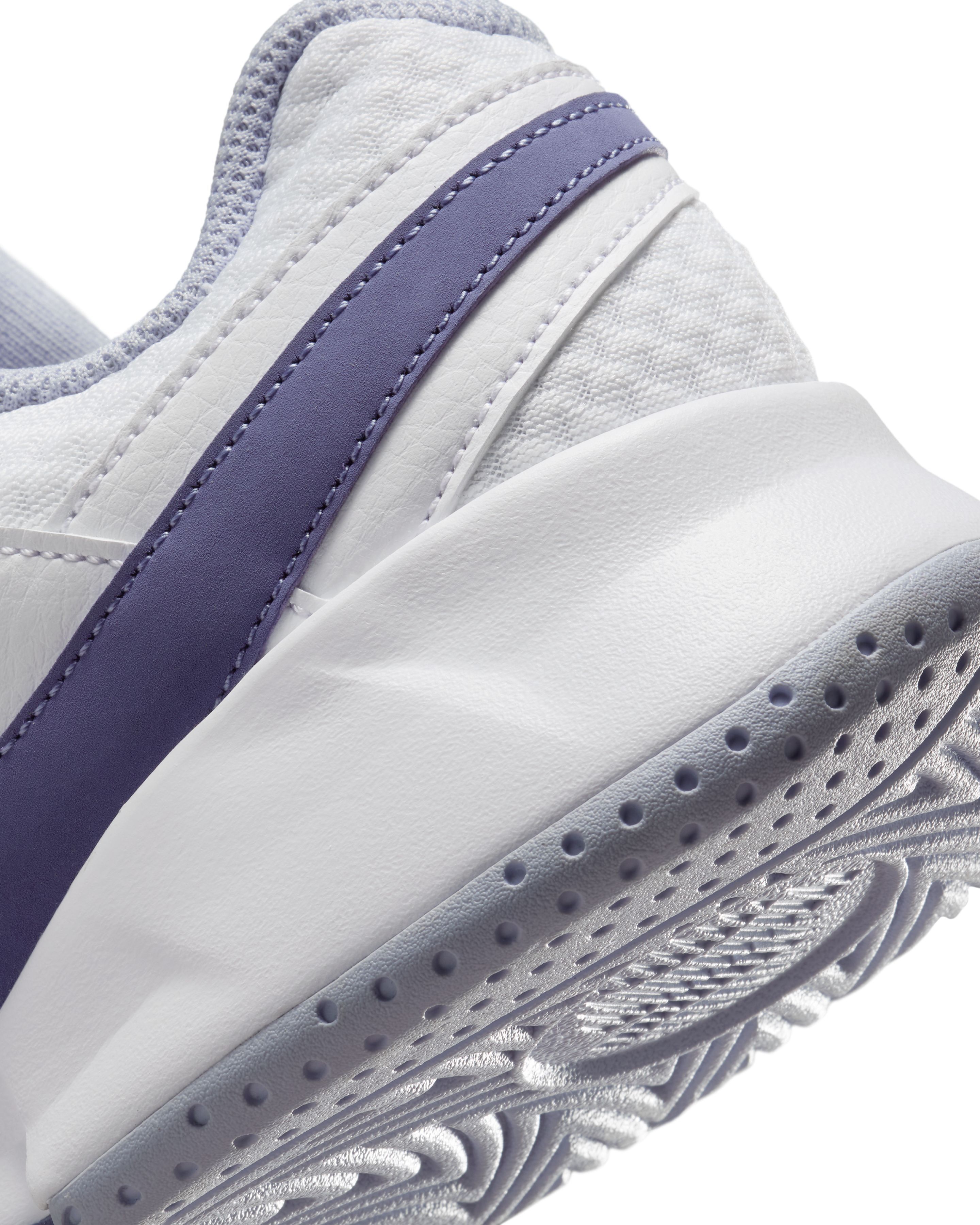 Кроссовки женские для тенниса Nike W Court Lite 4 FD6575-104 39 (8 US) белые фото 6