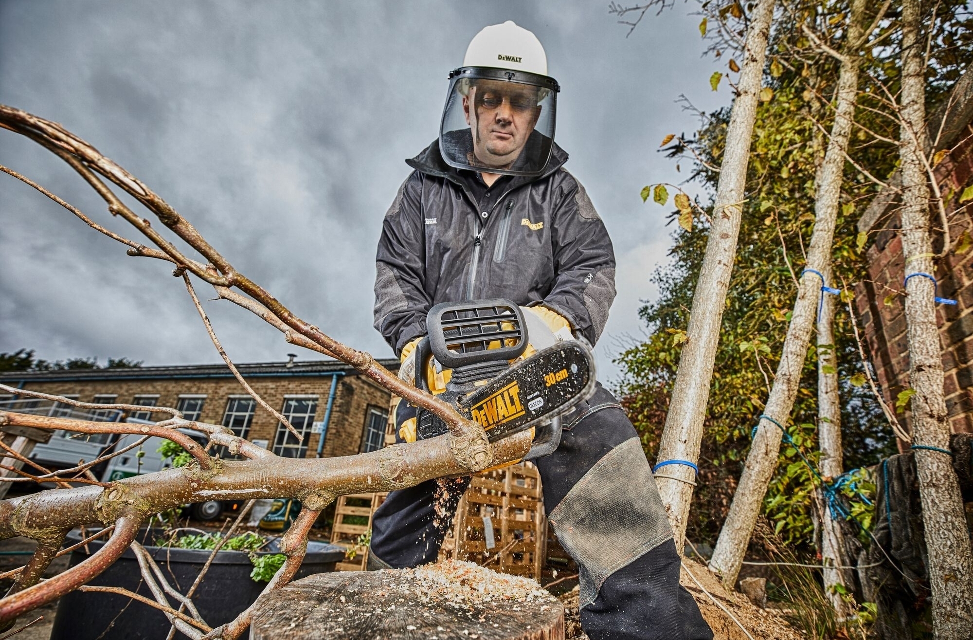 Пила цепная аккумуляторная DeWalt бесщеточная 18В без АКБ и ЗУ (DCM565N) фото 