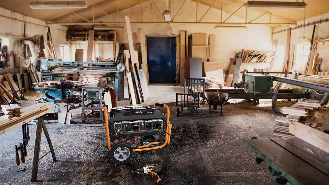 Генератор бензиновый Neo Tools 230В, 3кВт + солнечная панель Neo Tools 15Вт, 2xUSB (04-730P) фото 