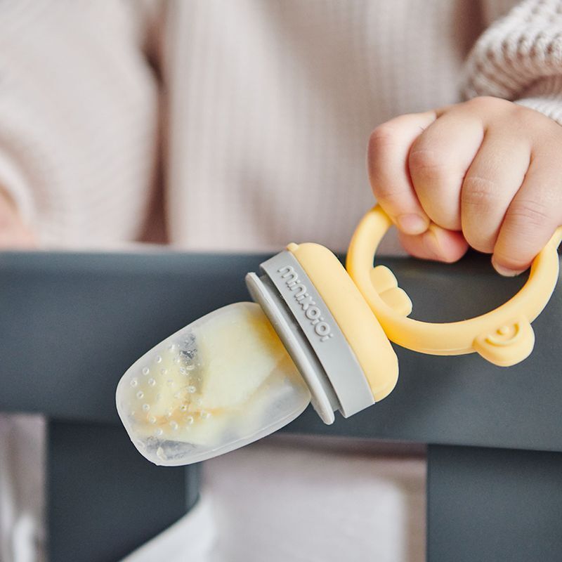 Ніблер силіконовий MinikOiOi Pulps - Mellow Yellow/Powder Grey (101130003)фото4