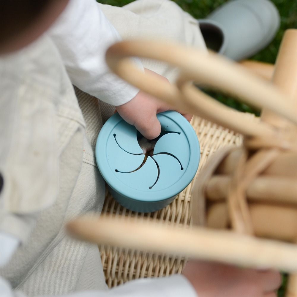 Чашка-контейнер з трубочкою MinikOiOi Sip+Snack - Mineral Blue/Powder Grey (101100109)фото6