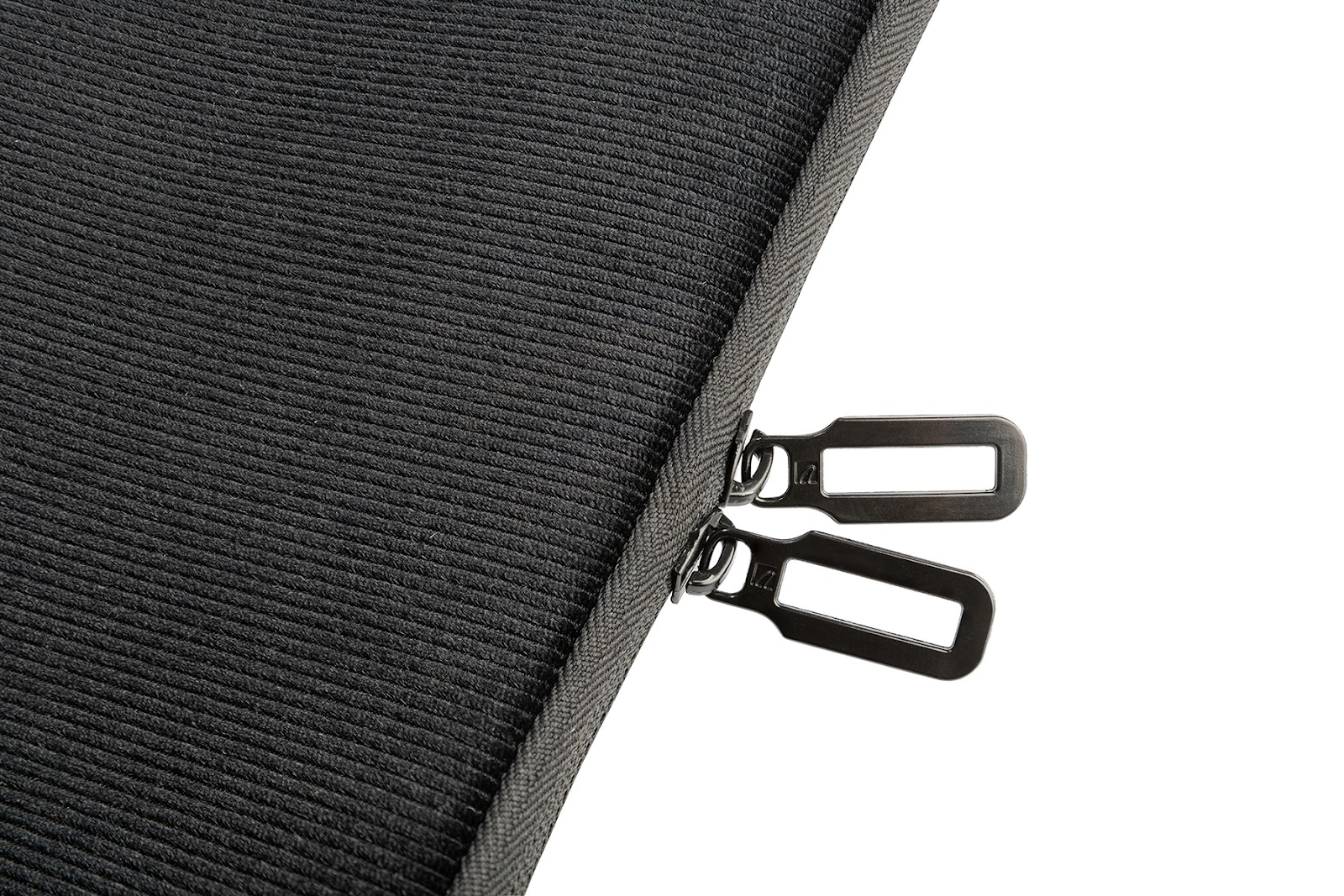 Чехол Tucano Velluto для Apple MacBook Pro 16