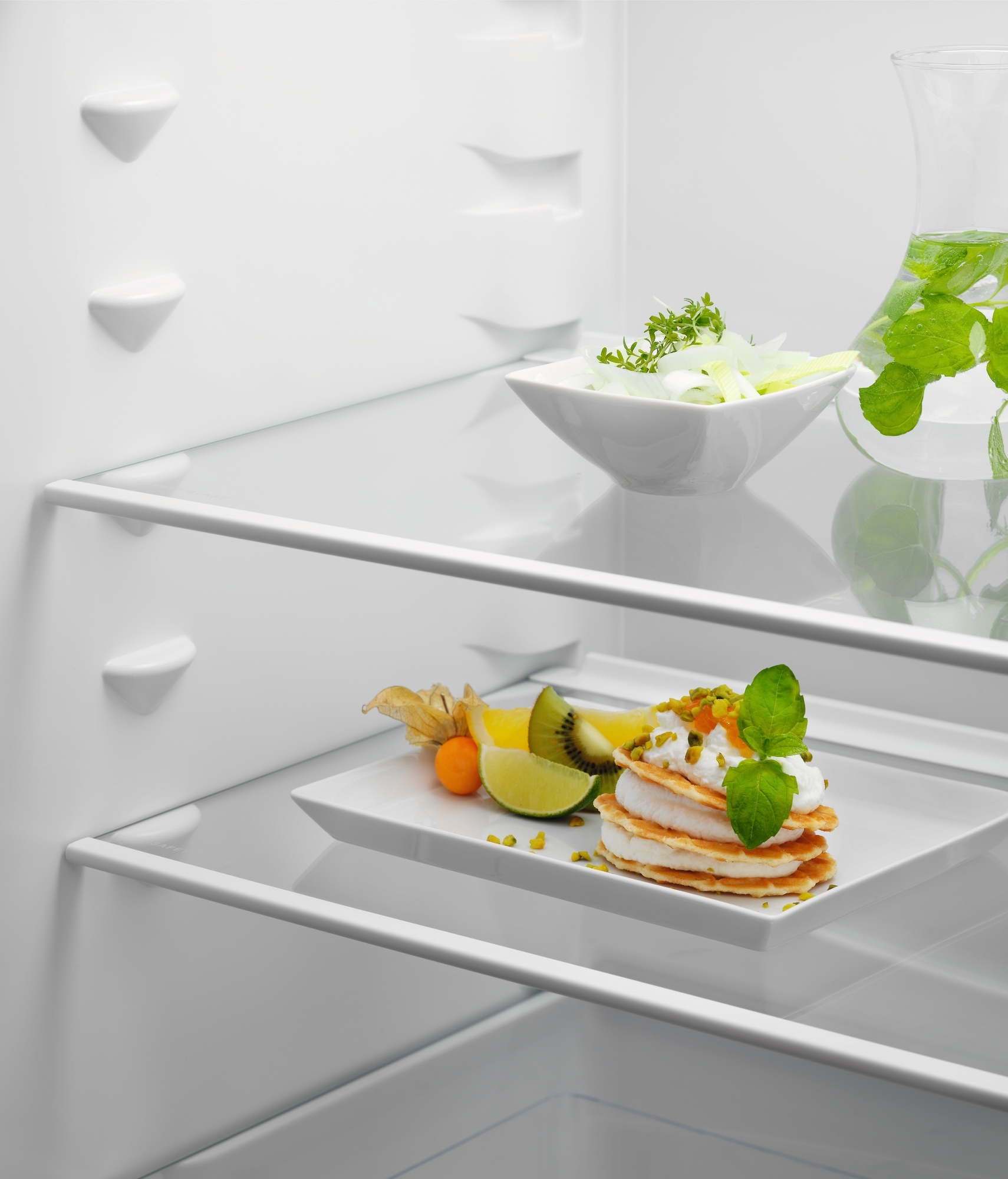 Холодильна камера Electrolux LRB2AE88Sфото4