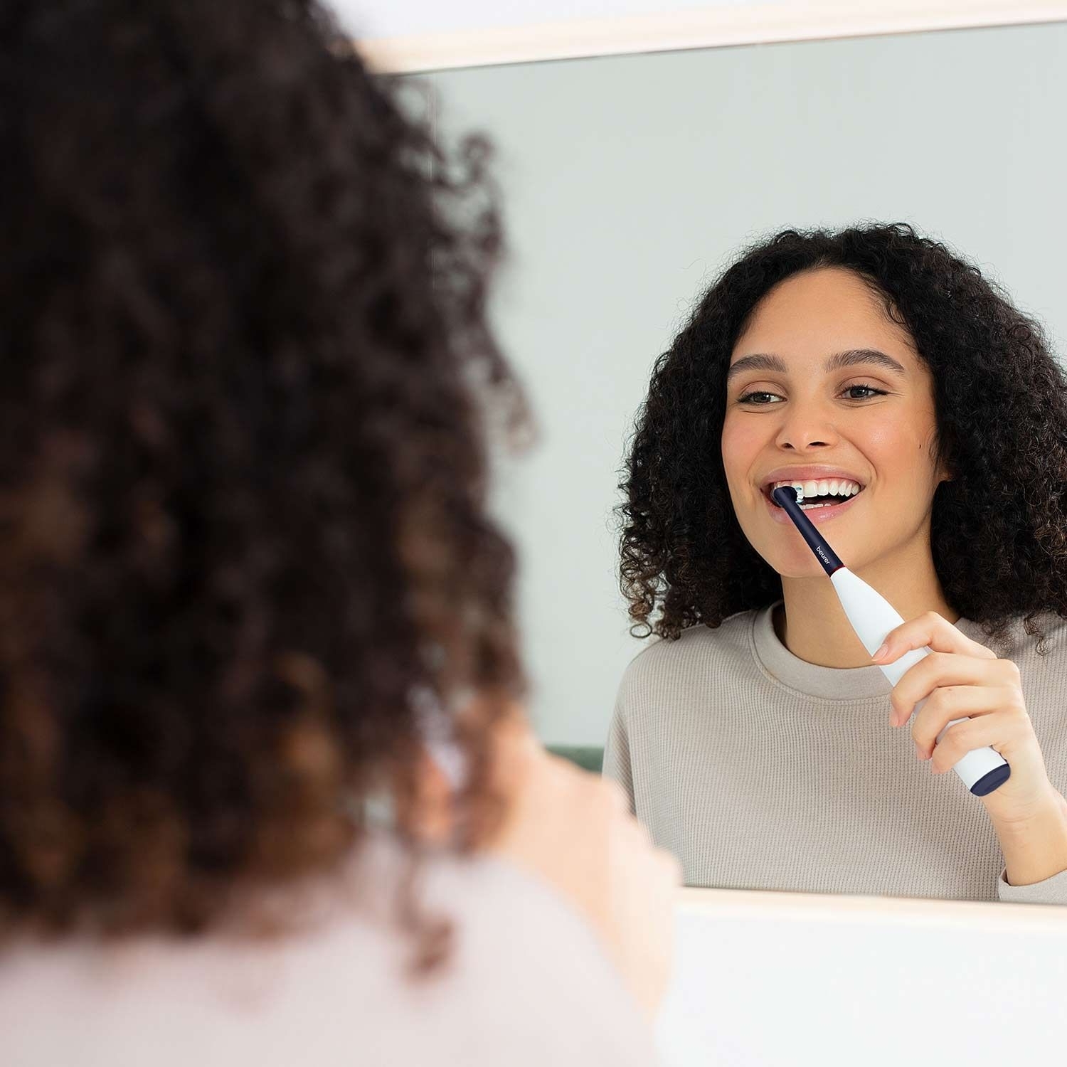 Электрическая зубная щетка Beurer TB 15 GP фото