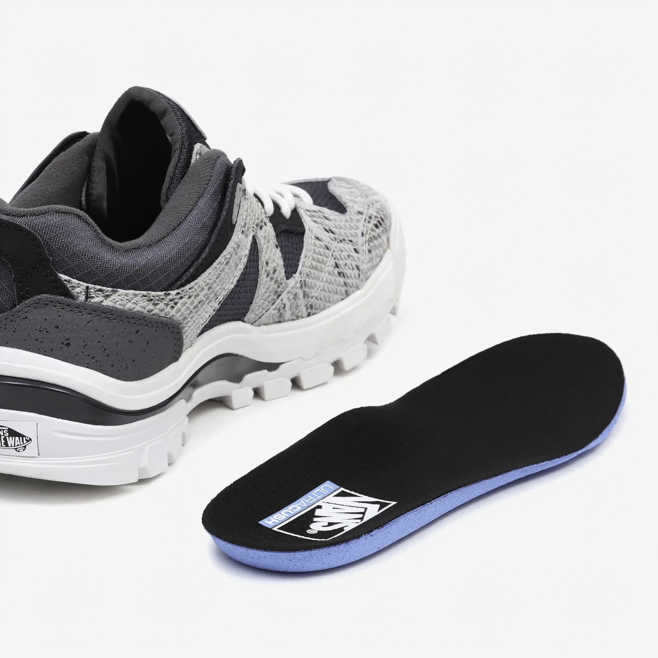 Кроссовки Vans Amzn Trailhead VN0A7TO292F1 36 (4,5 US) серые фото 7