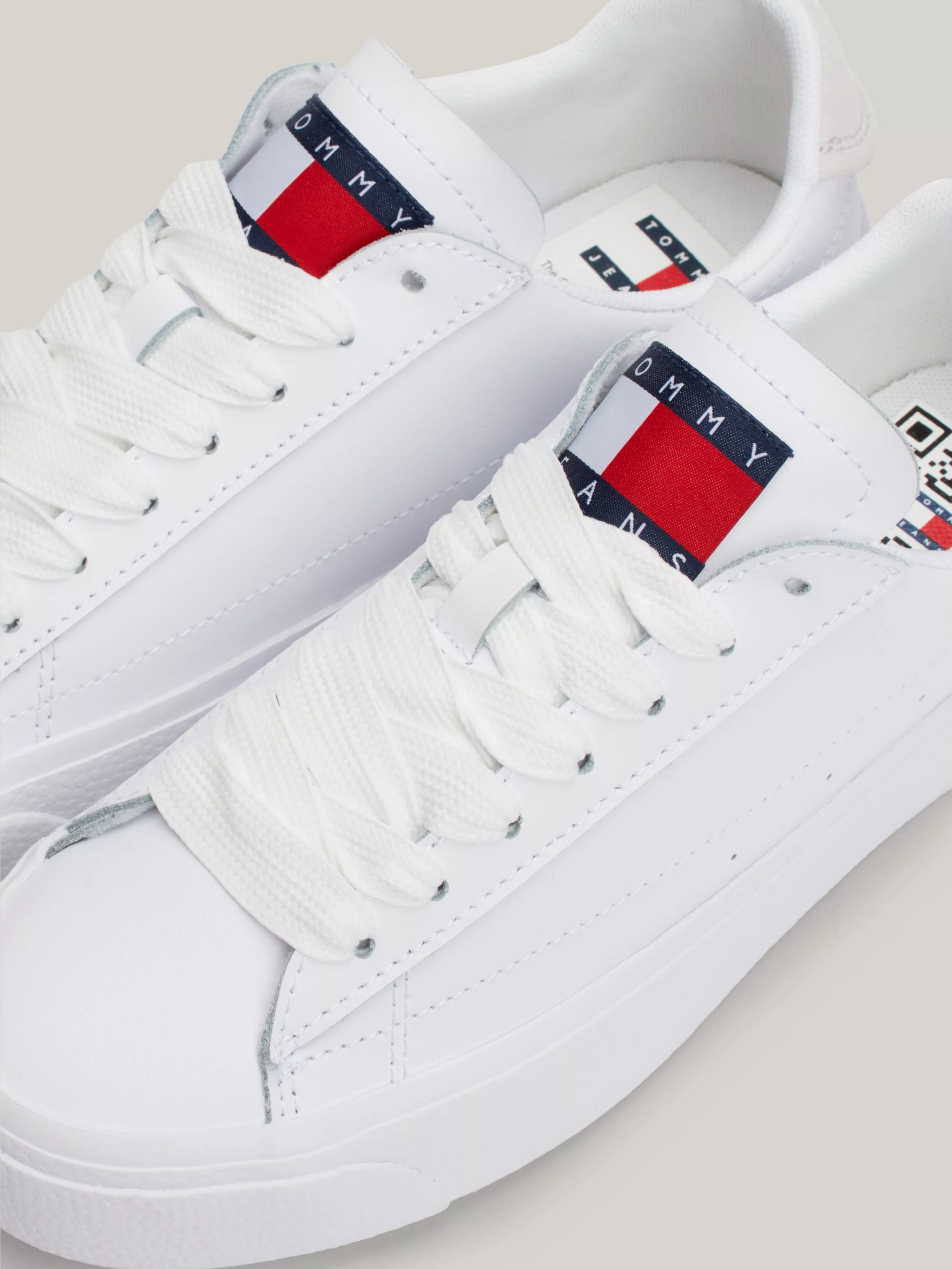 Кеды женские Tommy Jeans Vulcanized Ess EN0EN02509-YBS 36 белые фото 5