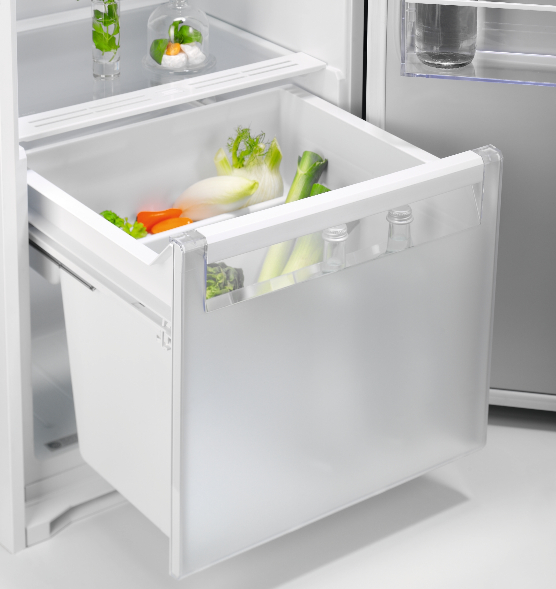 Холодильна камера Electrolux ERD6DE18S4фото5