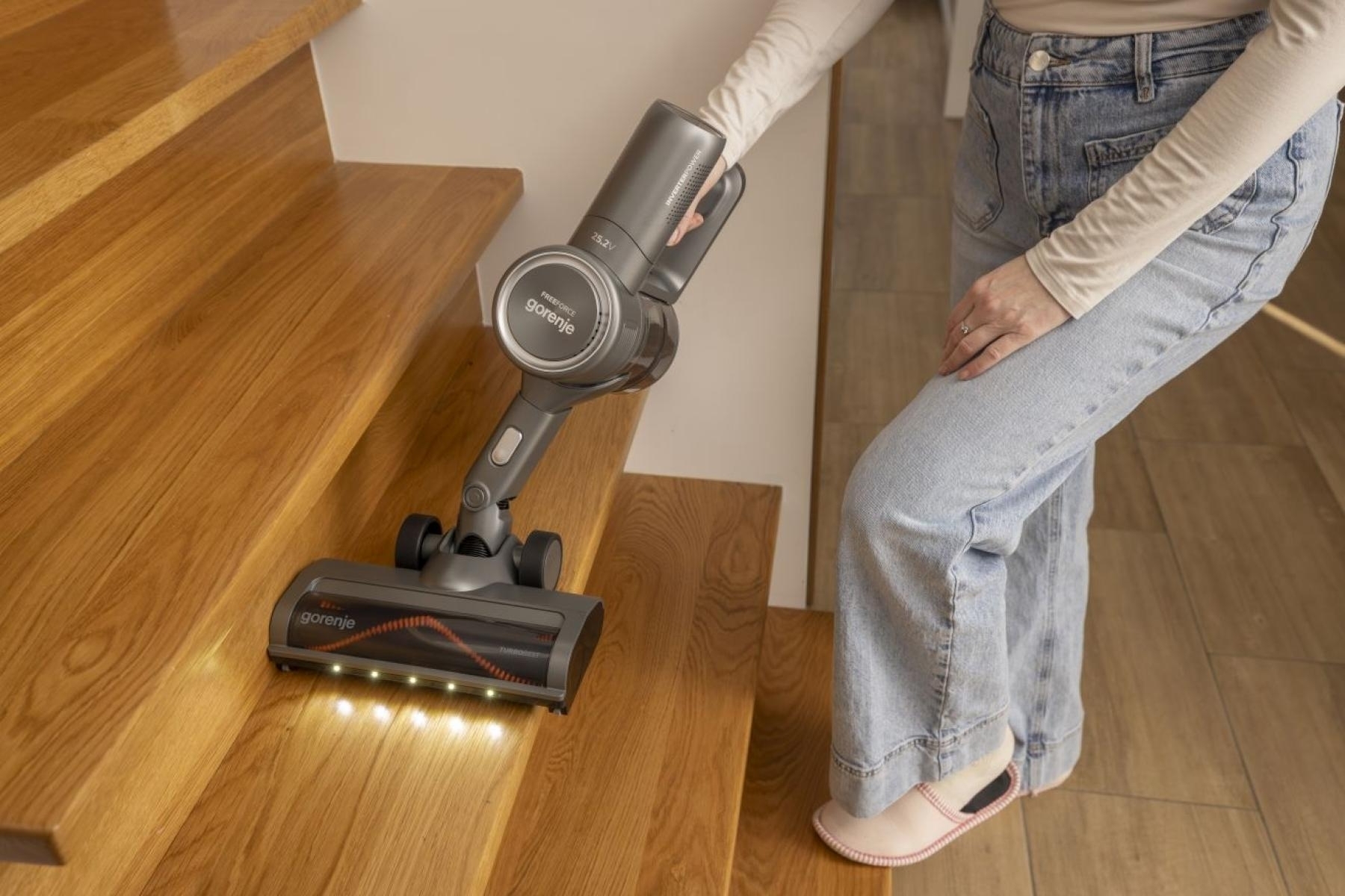 Аккумуляторный пылесос Gorenje SVC252420FFA фото 