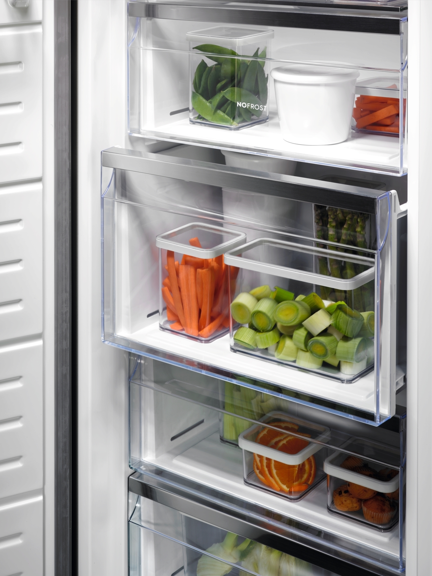 Морозильная камера Electrolux LUS7ME28X фото 5