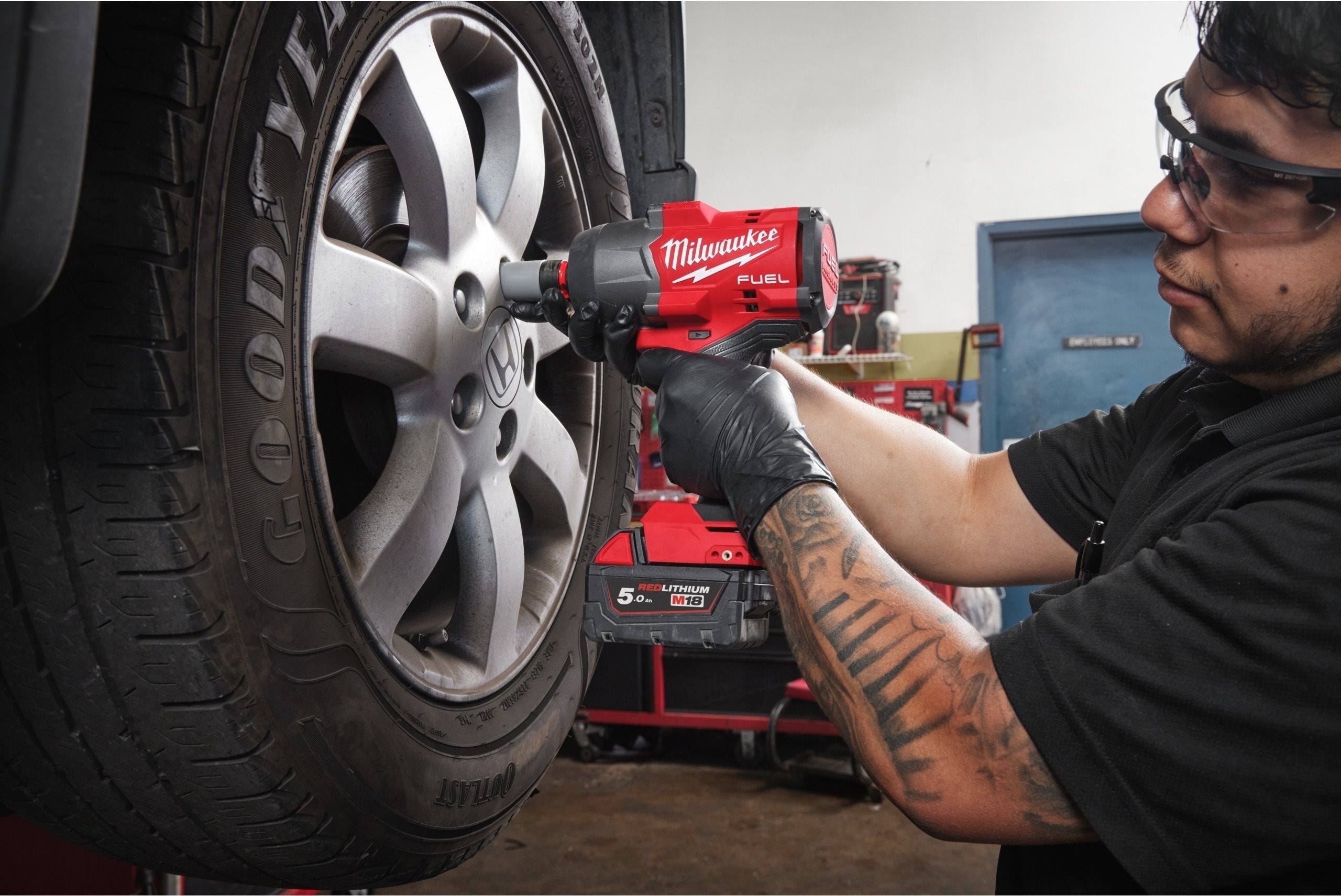 Гайковерт ударный Milwaukee M18 FHIW2F12-0X 18В (без АКБ и ЗУ), (4933492782) фото 