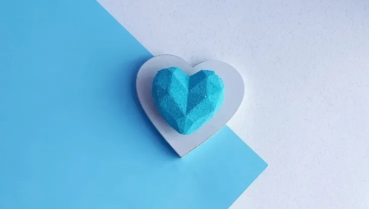 Бомбочка для ванны Dushka Геометрическое сердце – черная смородина 170 г фото 2