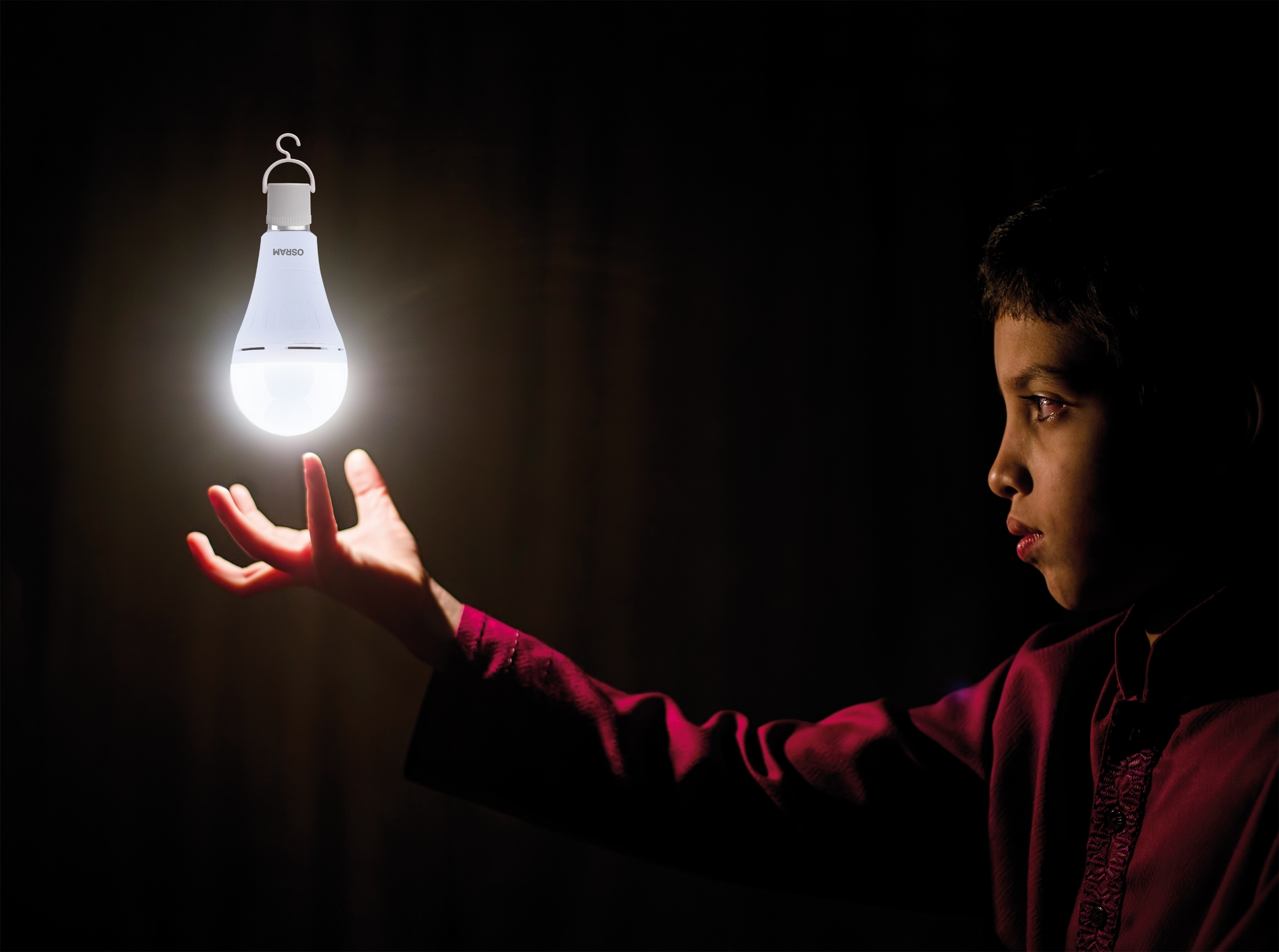 Лампа акумуляторна Osram LED A60 8Вт 806Лм 4000К E27 (4099854190131)фото9