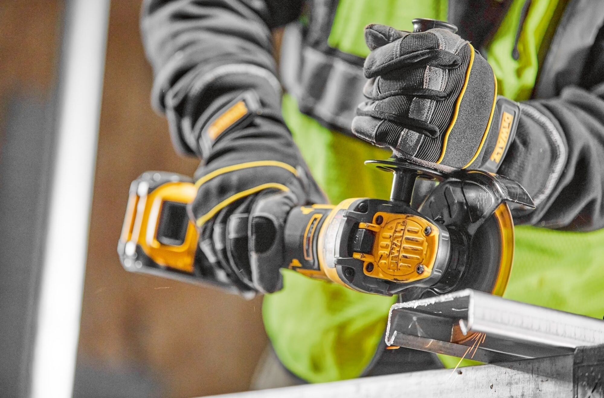 Шліфмашина кутова акумуляторна DeWalt 18B XR Li-lon (без АКБ та ЗП), (DCG416VSN)фото