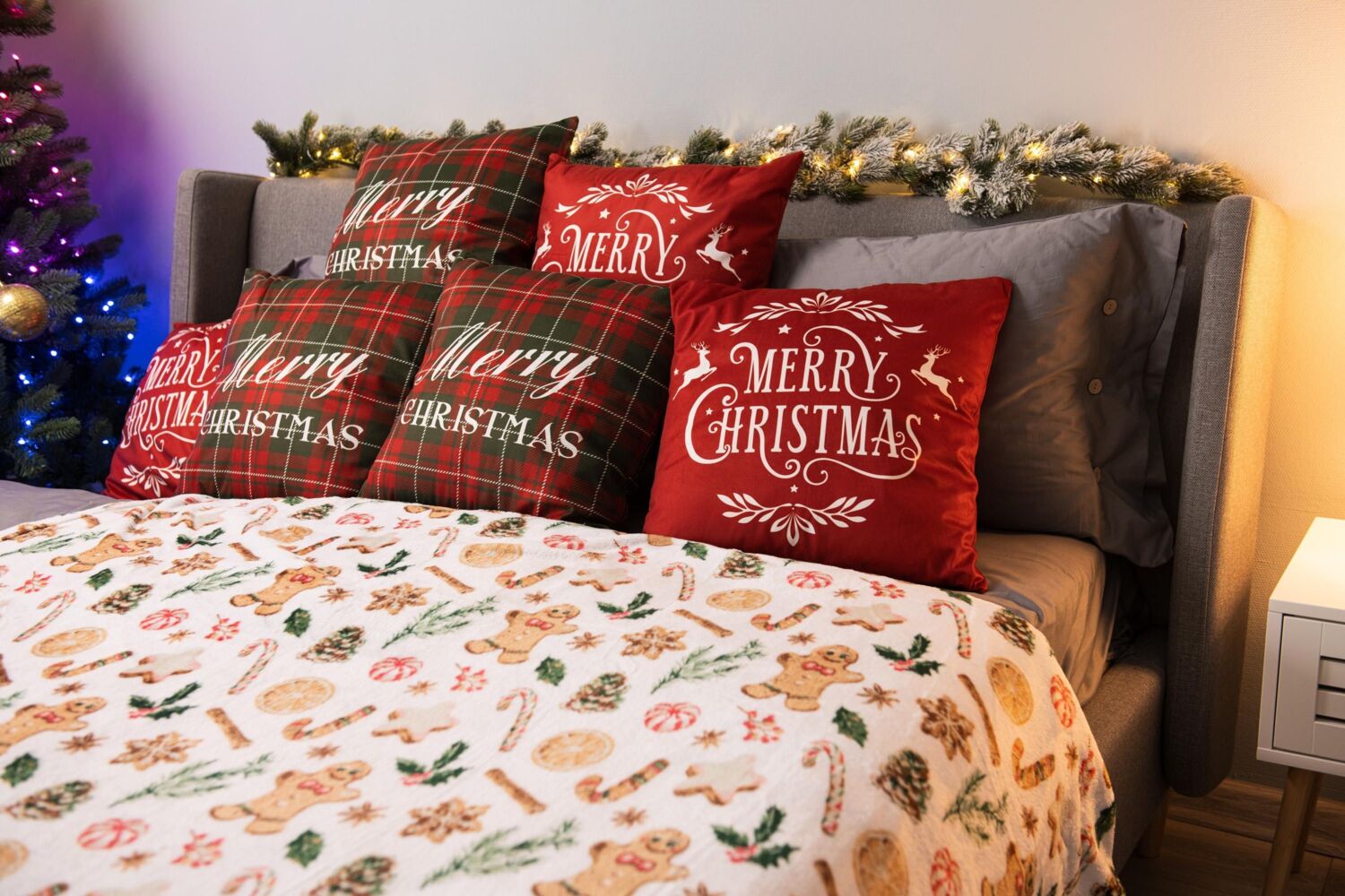 Набор пледов ARDESTO Christmas 160х200см рождественские корги, пряники имбирные (ART0119PB_ART0118PB) фото