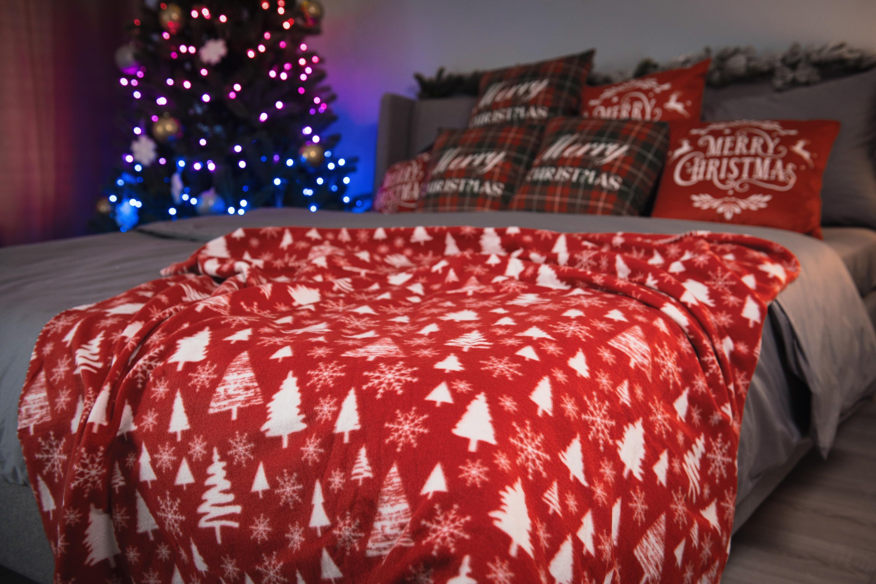 Набор пледов ARDESTO Fleece 130x160см,заснеженные елки, олени (ART0715PB_ART0716PB) фото 2