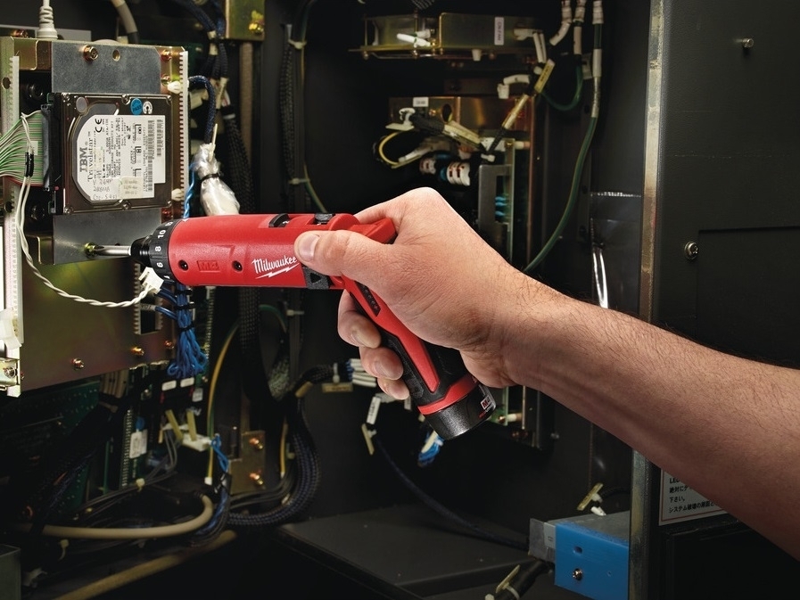 Отвертка аккумуляторная Milwaukee M4 D-202B, 2х2А·час (4933440475) фото 